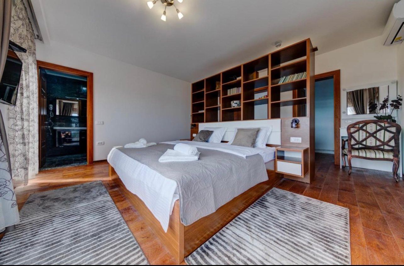 Luksuzna vila sa bazenom i pogledom na more na duzi period,Krimovica,opstina Kotor. - Amfora Real Estate