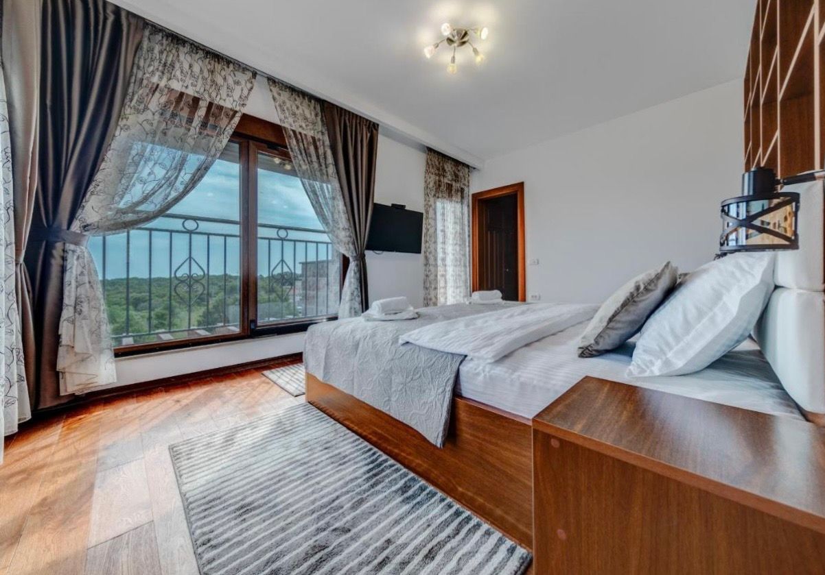 Luksuzna vila sa bazenom i pogledom na more na duzi period,Krimovica,opstina Kotor. - Amfora Real Estate