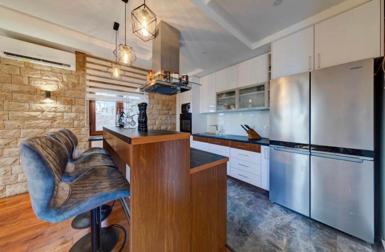 Luksuzna vila sa bazenom i pogledom na more na duzi period,Krimovica,opstina Kotor. - Amfora Real Estate