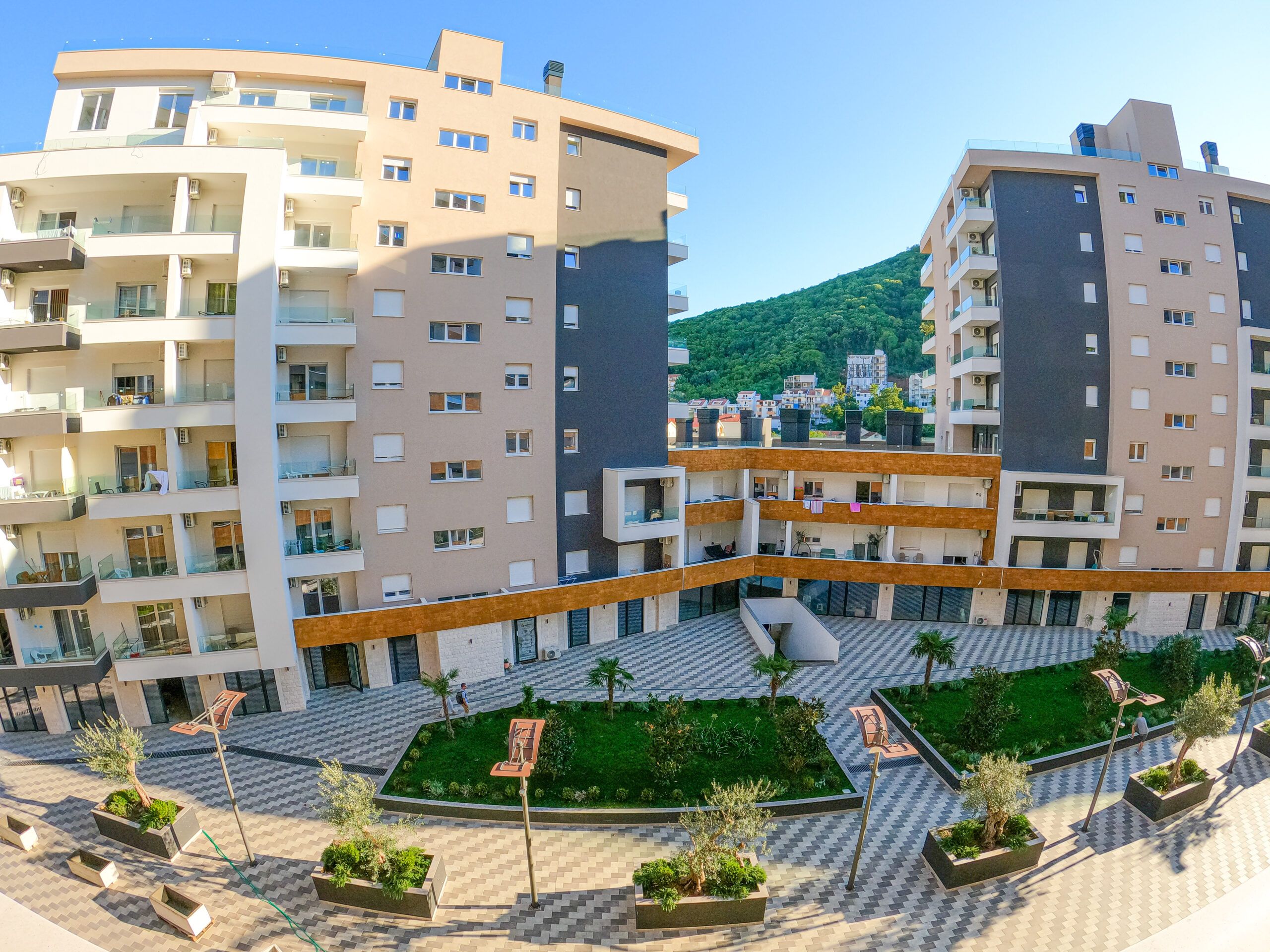 Moderno opremljena garsonjera 27m2 u kompleksu The Old Bakery u Budvi. - Amfora Real Estate