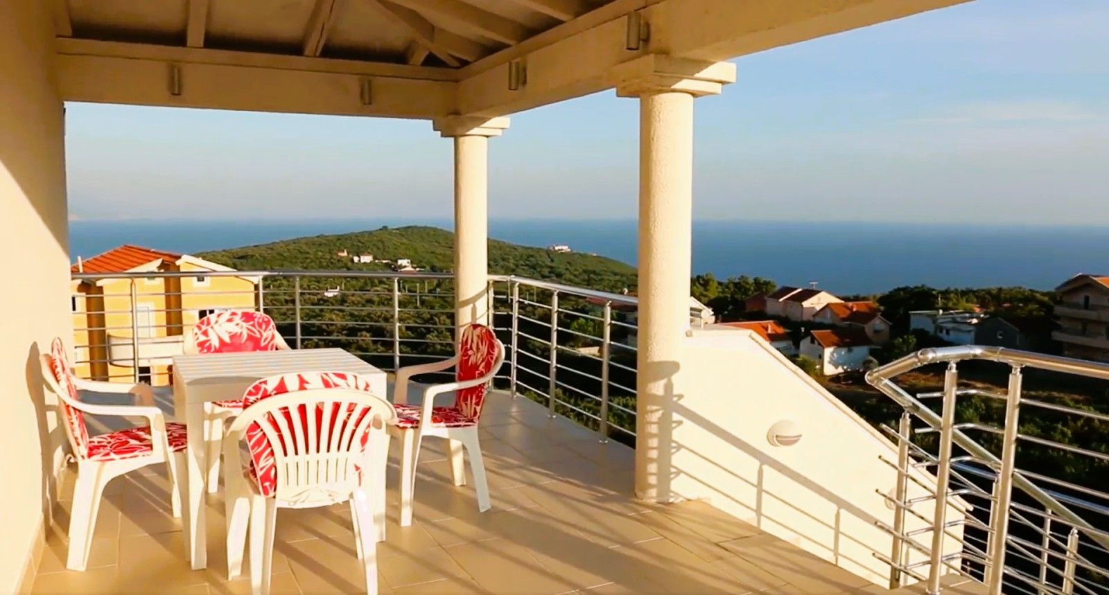 Luksuzna trospratna vila 382m2 sa bazenom i panoramskim pogledom na more u Krimovici, opština Kotor (NA DUZI VREMENSKI PERIOD) - Amfora Real Estate