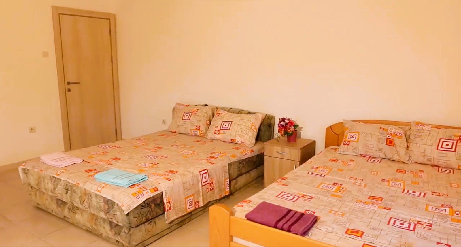 Luksuzna trospratna vila 382m2 sa bazenom i panoramskim pogledom na more u Krimovici, opština Kotor (NA DUZI VREMENSKI PERIOD) - Amfora Real Estate