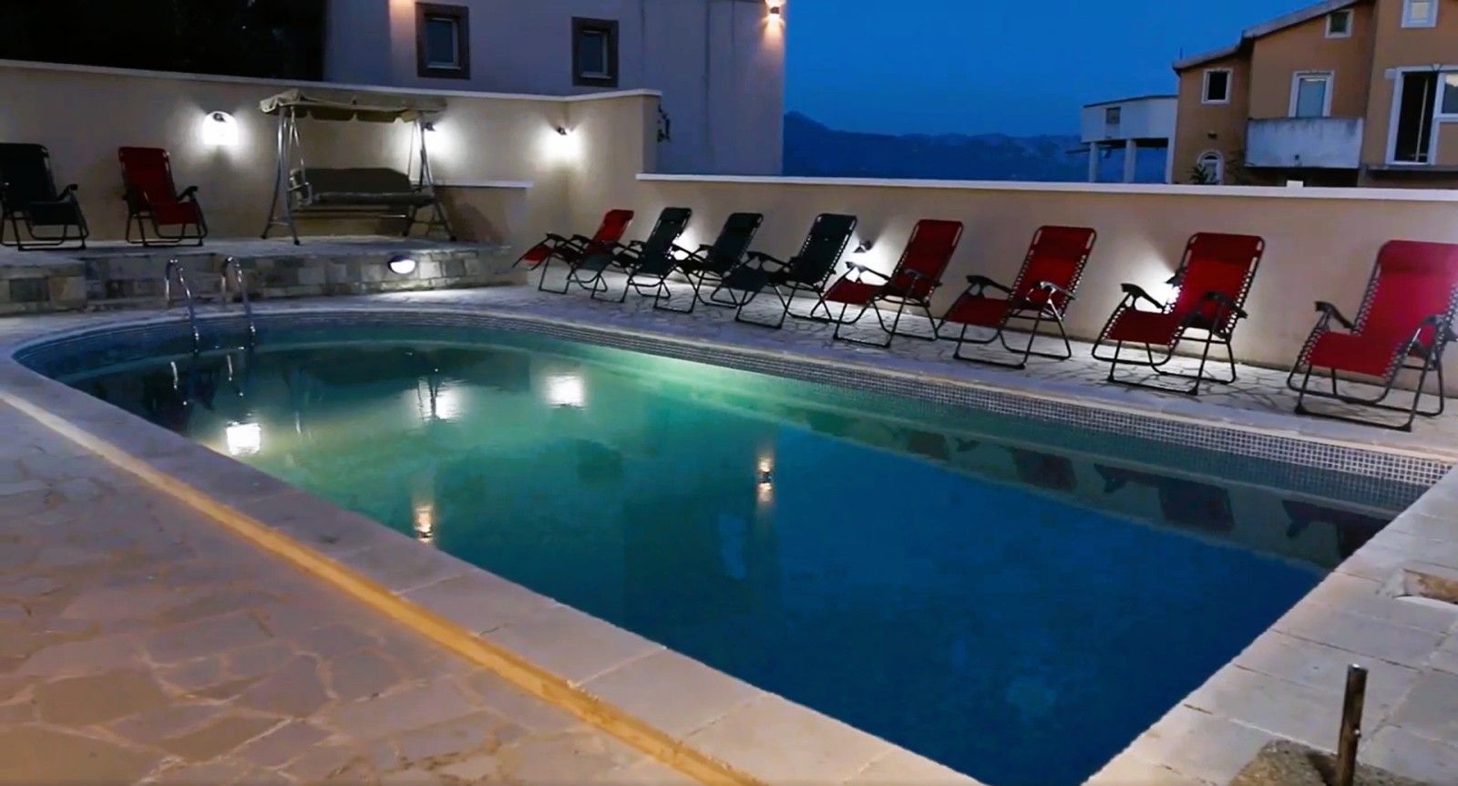 Luksuzna trospratna vila 382m2 sa bazenom i panoramskim pogledom na more u Krimovici, opština Kotor (NA DUZI VREMENSKI PERIOD) - Amfora Real Estate