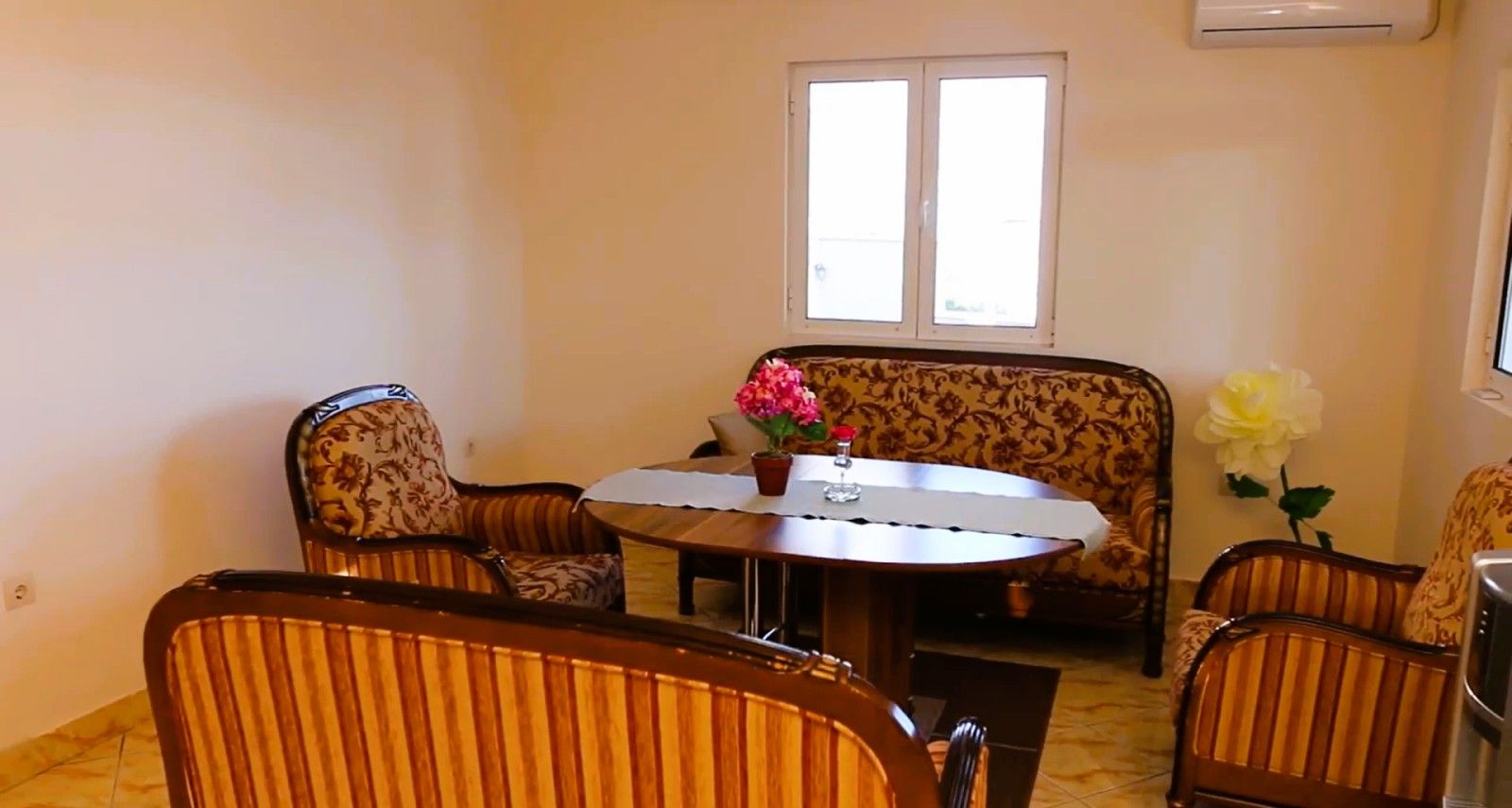 Luksuzna trospratna vila 382m2 sa bazenom i panoramskim pogledom na more u Krimovici, opština Kotor (NA DUZI VREMENSKI PERIOD) - Amfora Real Estate