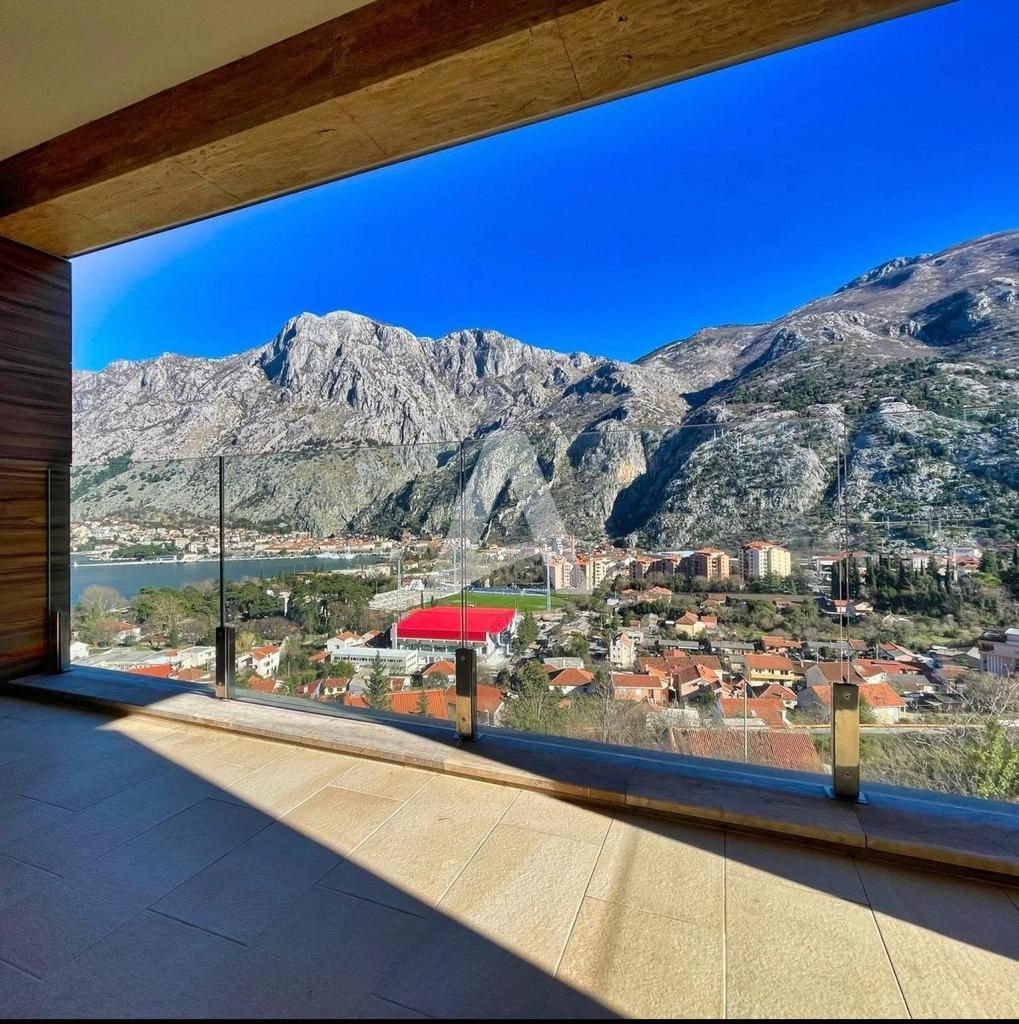 amforaproperty.com/Luksuzan dvosoban stan 69m2 sa panoramskim pogledom  u Škaljarima, Kotor