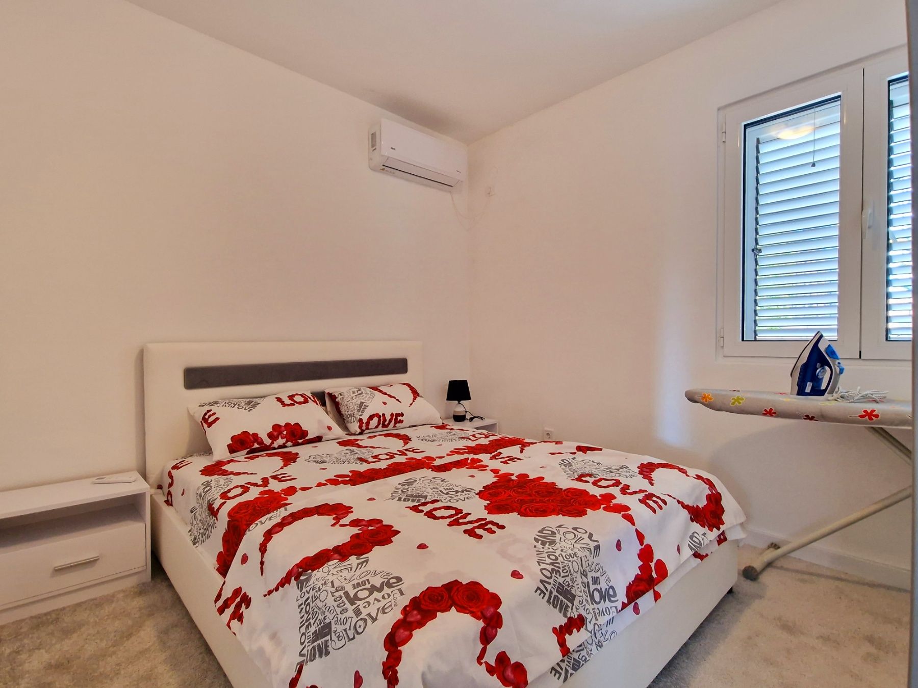 Kuća sa velikim placem i bazenom u netaknutoj prirodi Glavatskih Kućica, opština Kotor - Izdavanje na duzi period - Amfora Real Estate