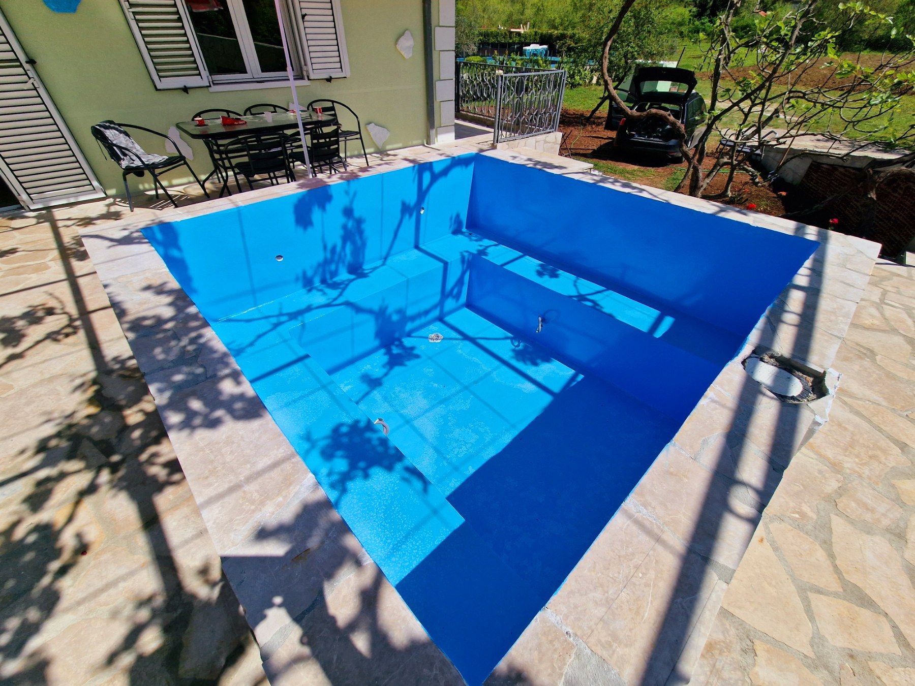 Kuća sa velikim placem i bazenom u netaknutoj prirodi Glavatskih Kućica, opština Kotor - Izdavanje na duzi period - Amfora Real Estate