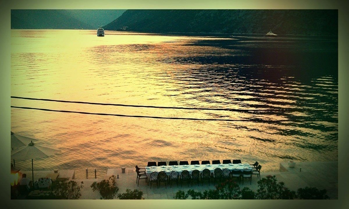 Ekskluzivna vila na prvoj liniji do mora u Ljutoj, Kotor - Kapacitet do 22 osobe, privatni bazen, vrhunski smeštaj - Amfora Real Estate