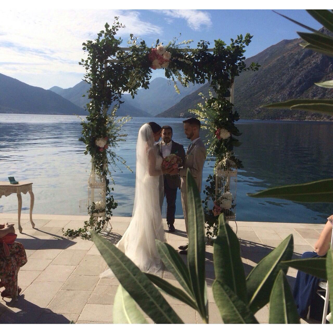 Ekskluzivna vila na prvoj liniji do mora u Ljutoj, Kotor - Kapacitet do 22 osobe, privatni bazen, vrhunski smeštaj - Amfora Real Estate