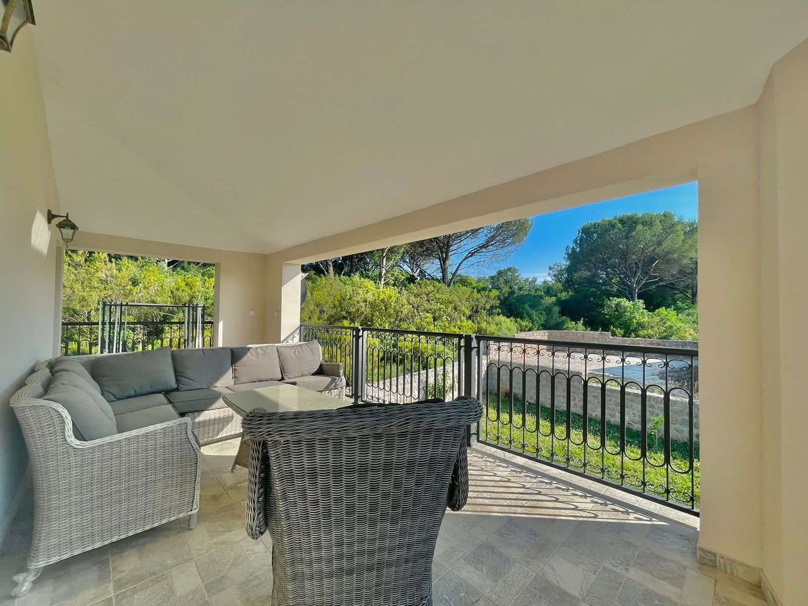 amforaproperty.com/Ekskluzivna vila sa bazenom u Zagori, opština Kotor