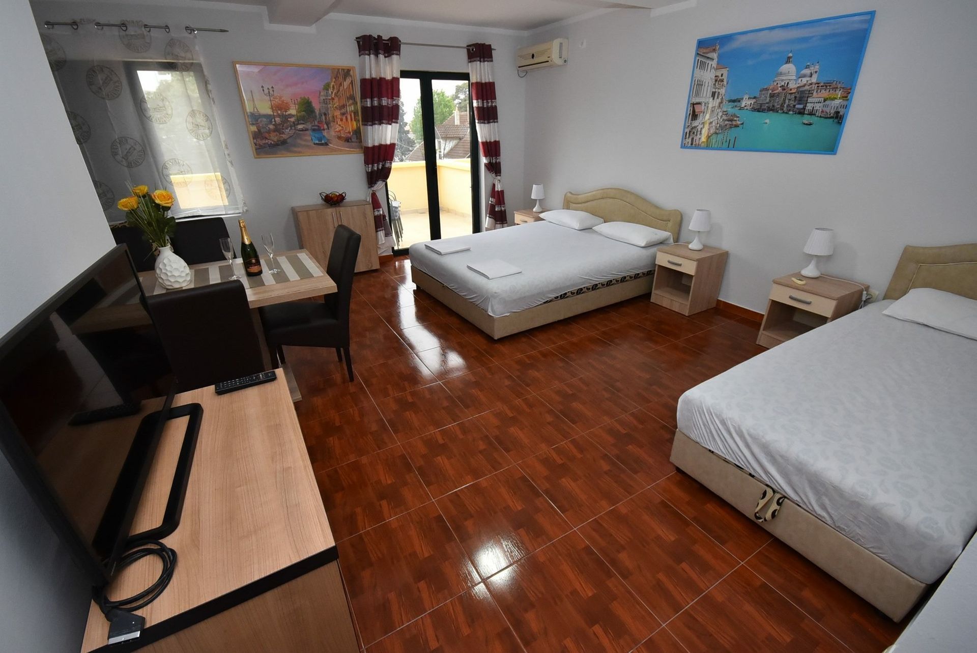 amforaproperty.com/Ekskluzivna vila apartmanskog tipa na prvoj liniji do mora u Meljinama, Herceg Novi