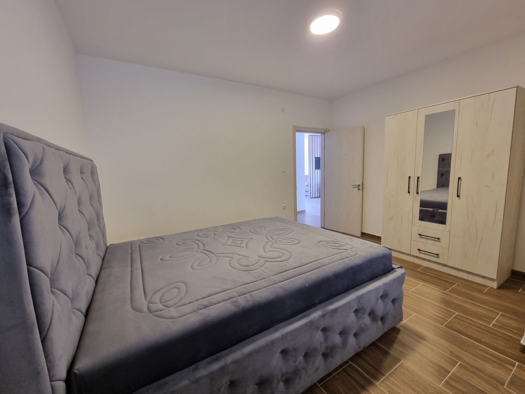 Dvosoban moderno opremljen stan sa garaznim mestom i pogledom na more,Becici-NA DUZI PERIOD - Amfora Real Estate