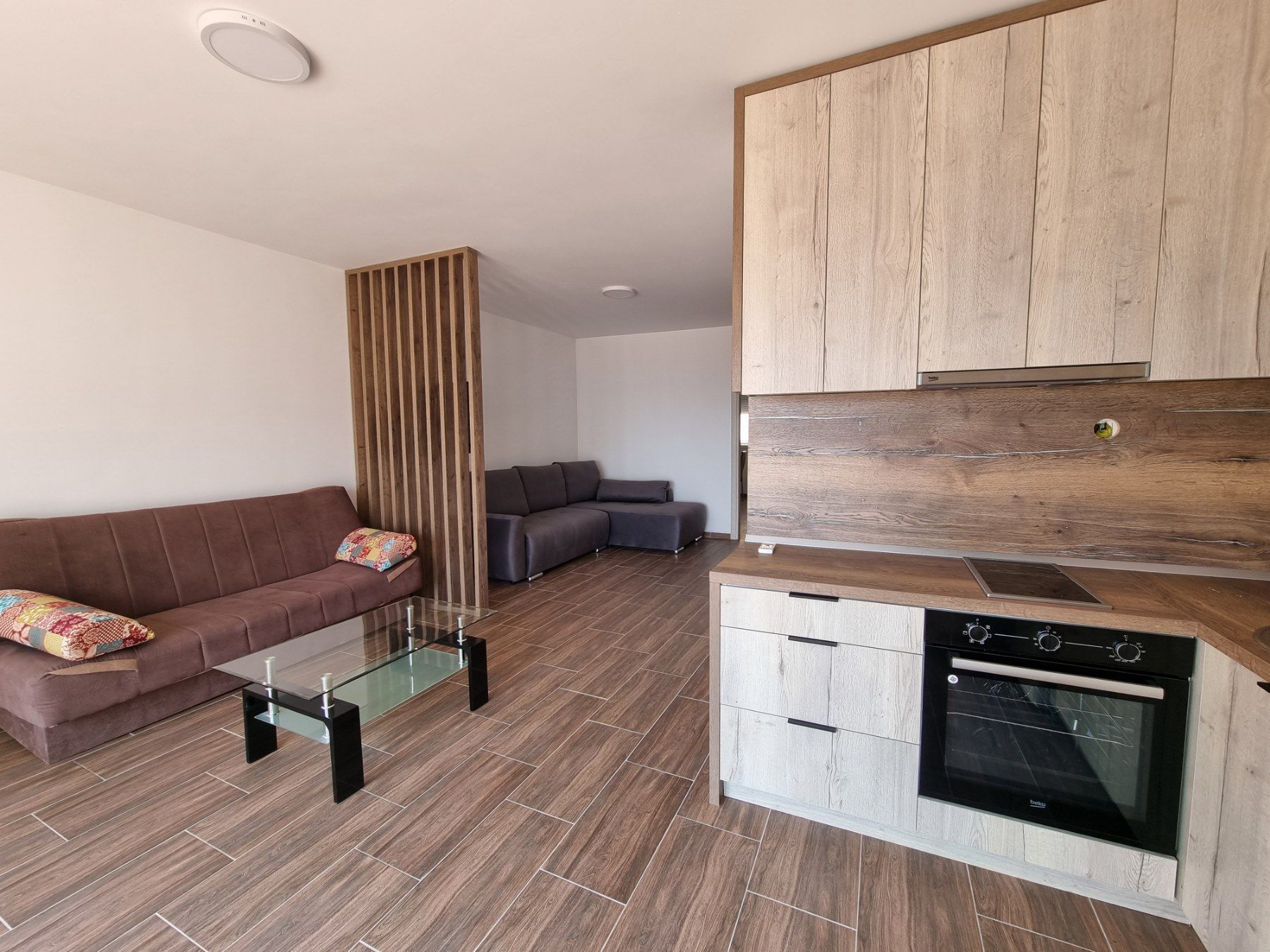 Dvosoban moderno opremljen stan sa garaznim mestom i pogledom na more,Becici-NA DUZI PERIOD - Amfora Real Estate