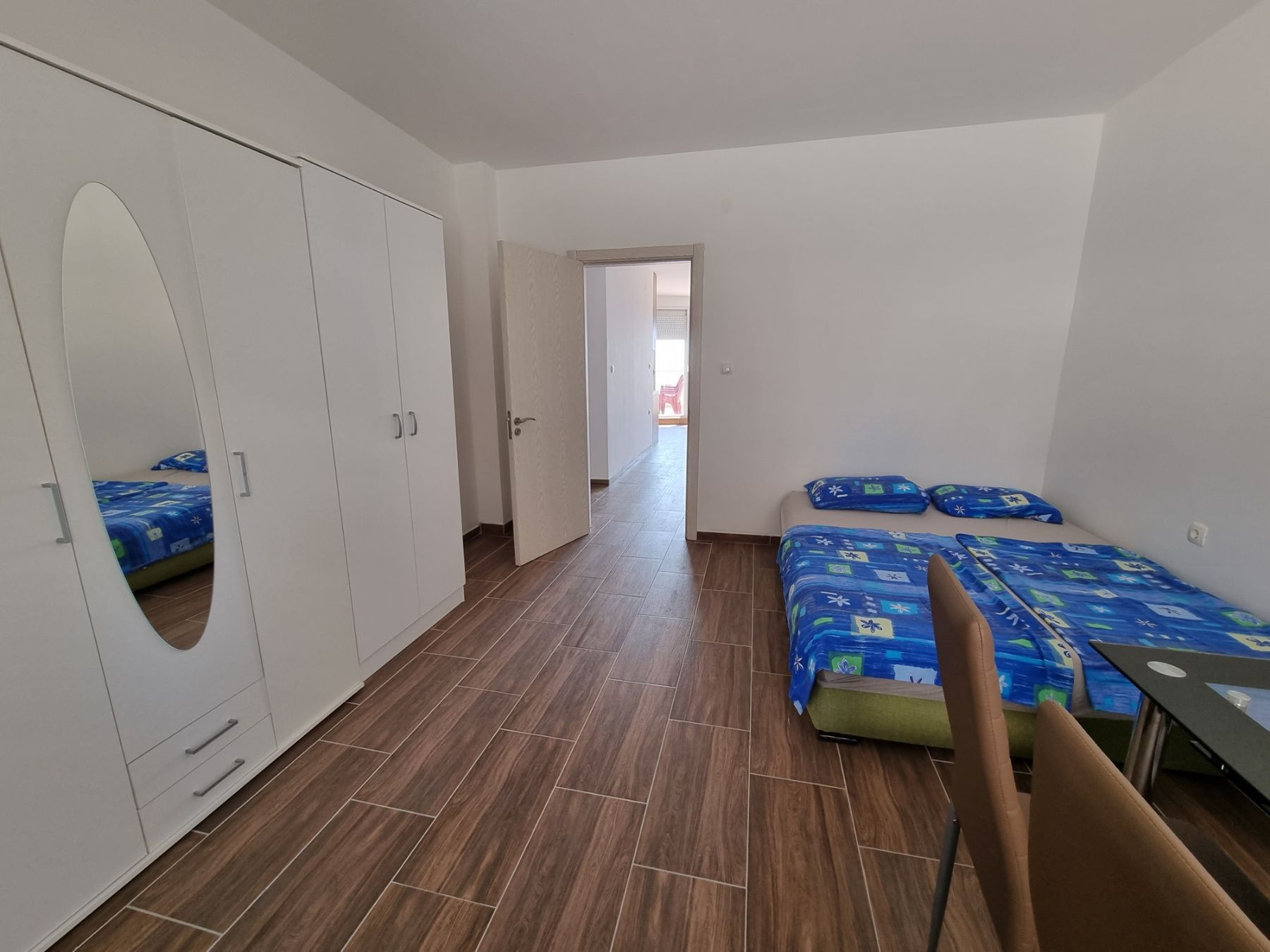 Dvosoban moderno opremljen stan sa garaznim mestom i pogledom na more,Becici-NA DUZI PERIOD - Amfora Real Estate