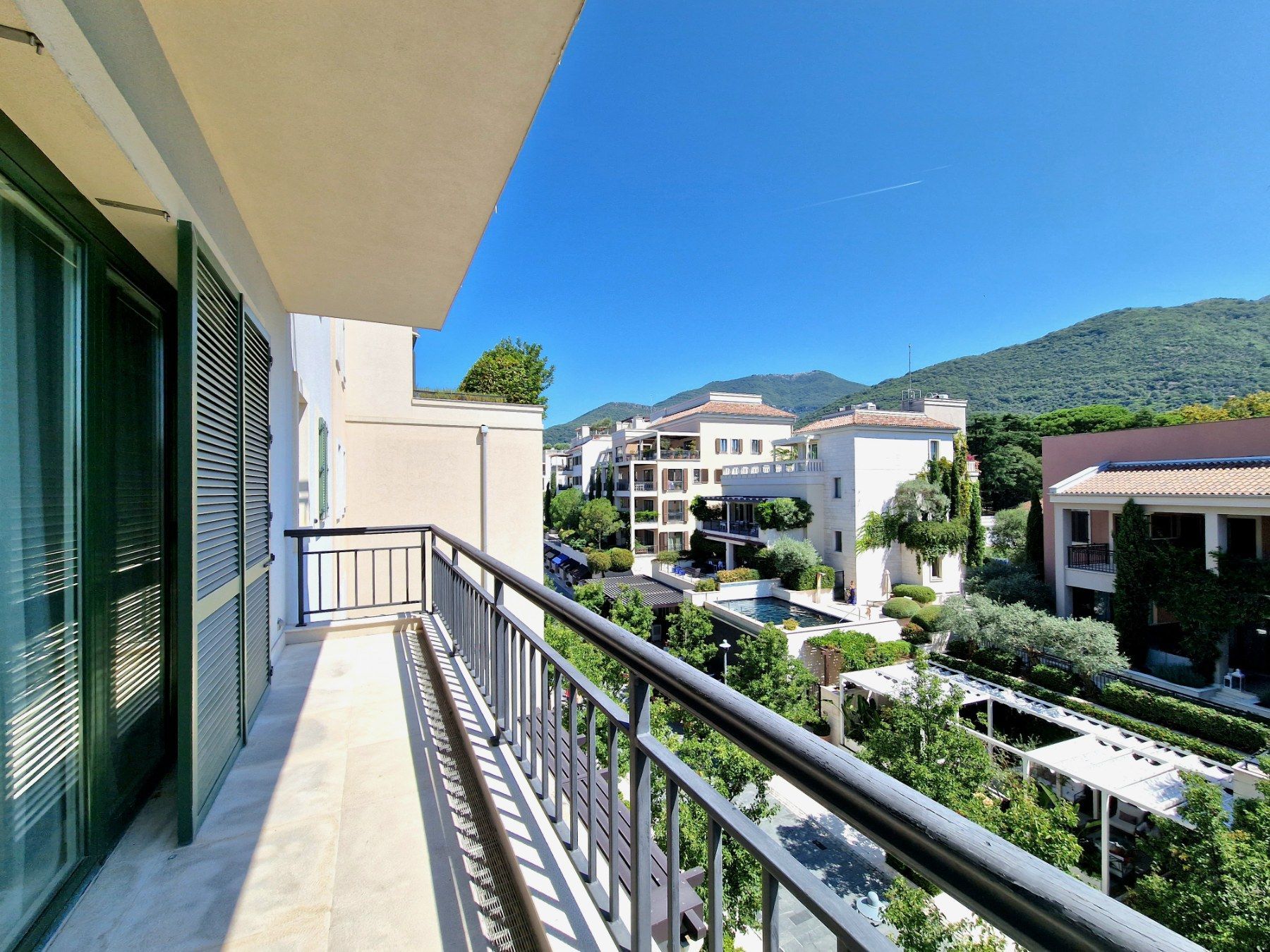 amforaproperty.com/LUKSUZAN JEDNOSOBAN STAN 149M2 SA POGLEDOM NA MORE NA EKSKLUZIVNOJ LOKACIJI TIVAT,PORTO MONTENEGRO