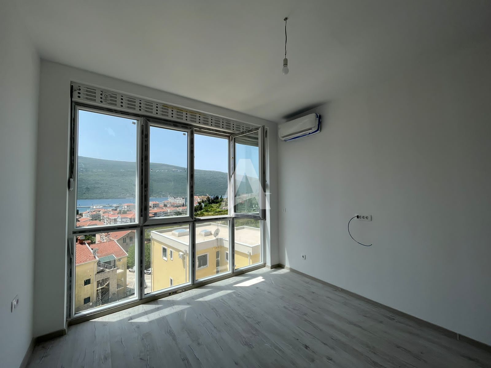 amforaproperty.com/NOV JEDNOSOBAN STAN 47M2 SA POGLEDOM NA MORE DJENOVICI, HERCEG NOVI