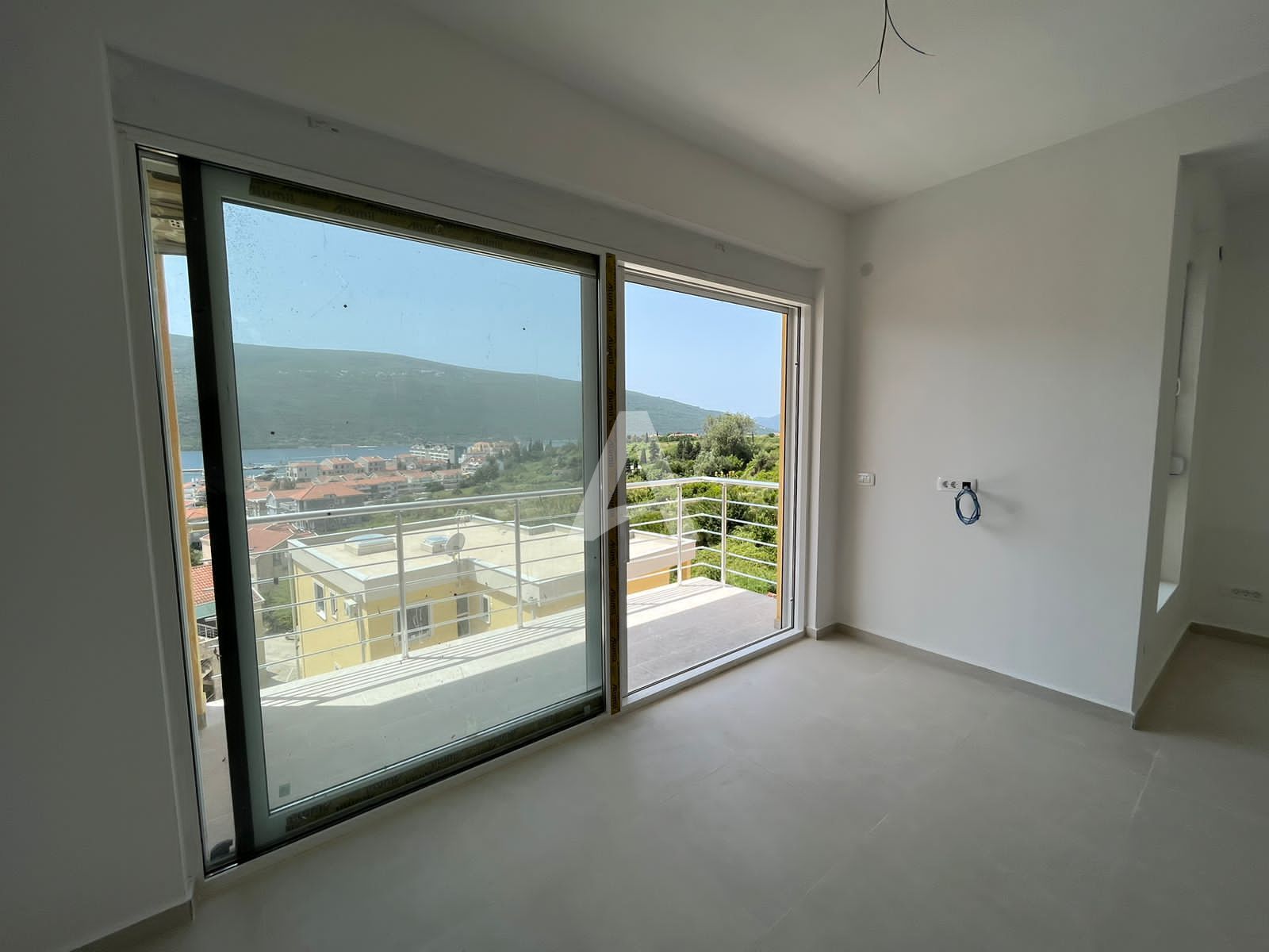 amforaproperty.com/NOV JEDNOSOBAN STAN 47M2 SA POGLEDOM NA MORE DJENOVICI, HERCEG NOVI