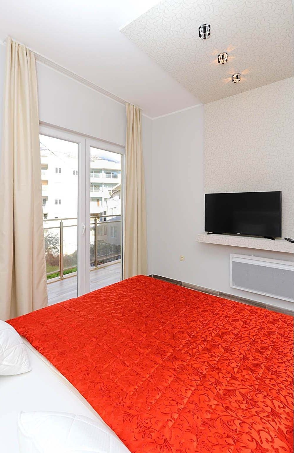 amforaproperty.com/LUKSUZNO OPREMLJEN DVOSOBAN STAN 84M2 U BECICIMA