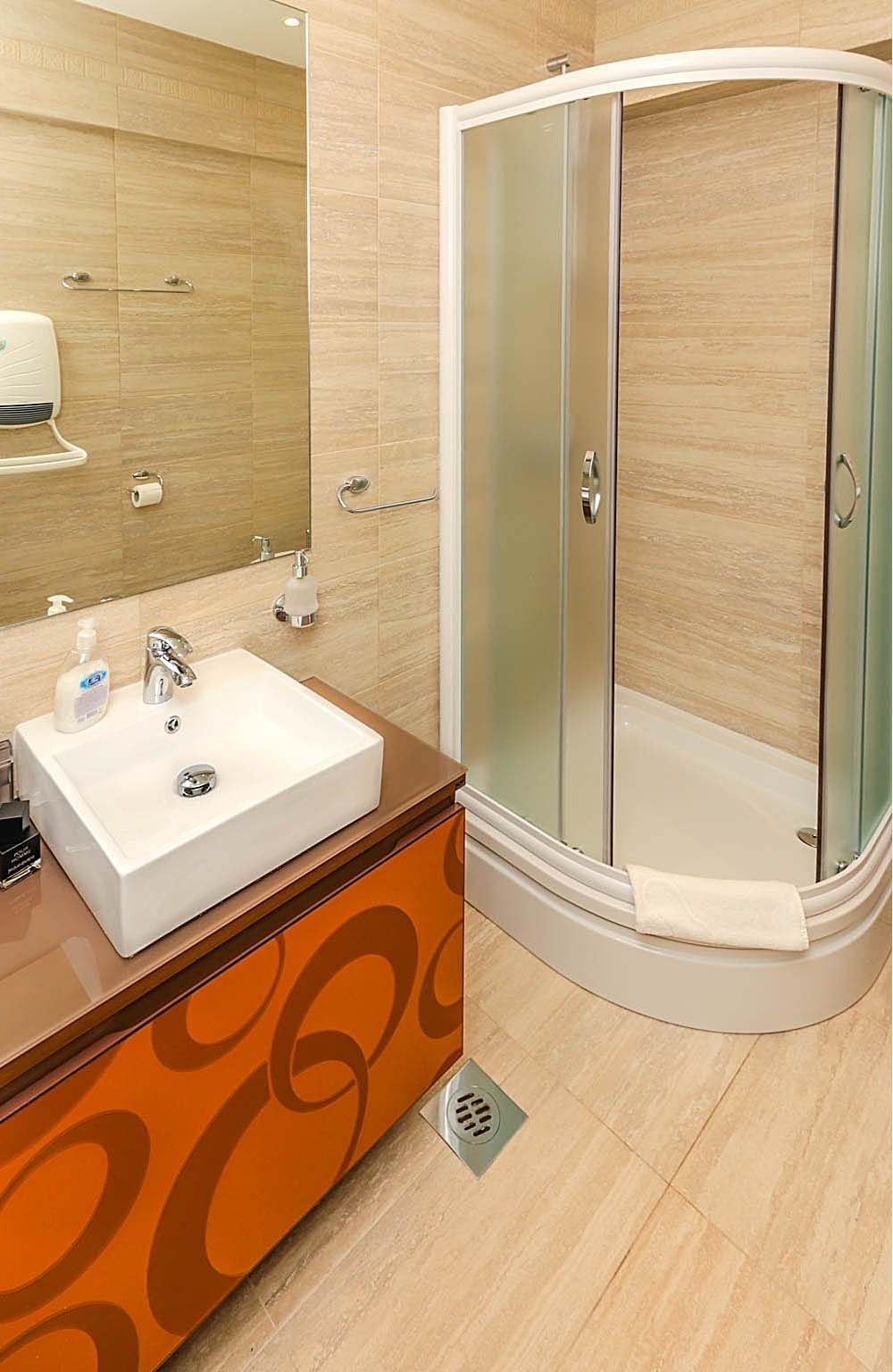 amforaproperty.com/LUKSUZNO OPREMLJEN DVOSOBAN STAN 84M2 U BECICIMA