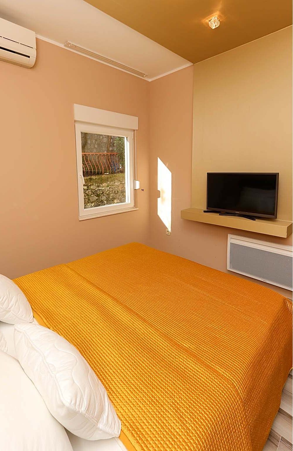 amforaproperty.com/LUKSUZNO OPREMLJEN DVOSOBAN STAN 84M2 U BECICIMA