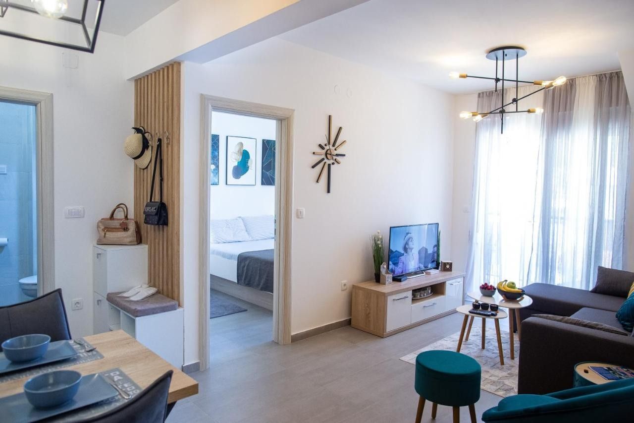 amforaproperty.com/Jednosoban lepo opremljen stan sa garaznim mestom u Budvi (Na period od 01.10 do 01.06.2025)