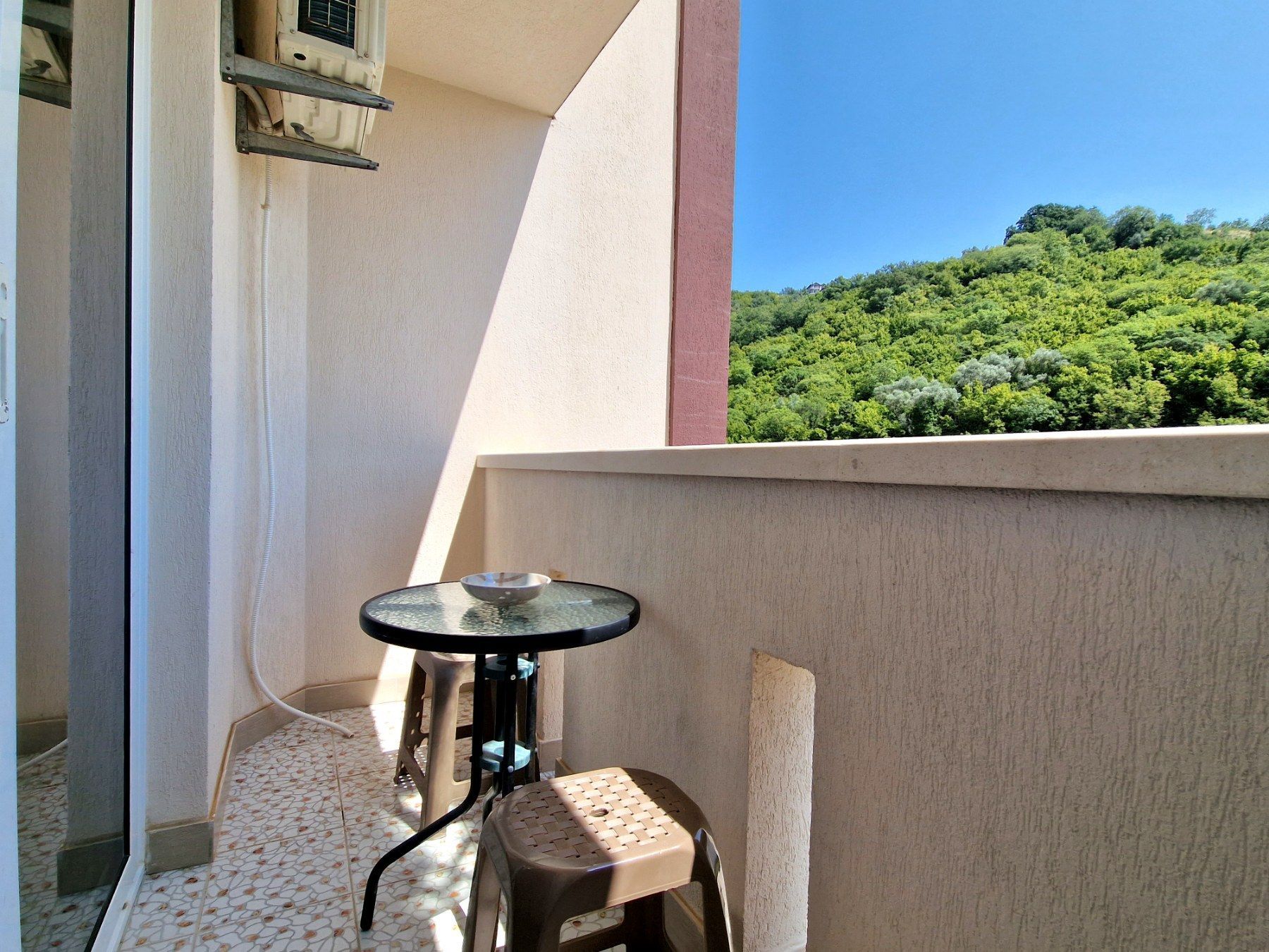 amforaproperty.com/Jednosoban moderno opremljen stan u stambeno-poslovnom objektu Paradiso - BECICI (NA DUZI PERIOD)