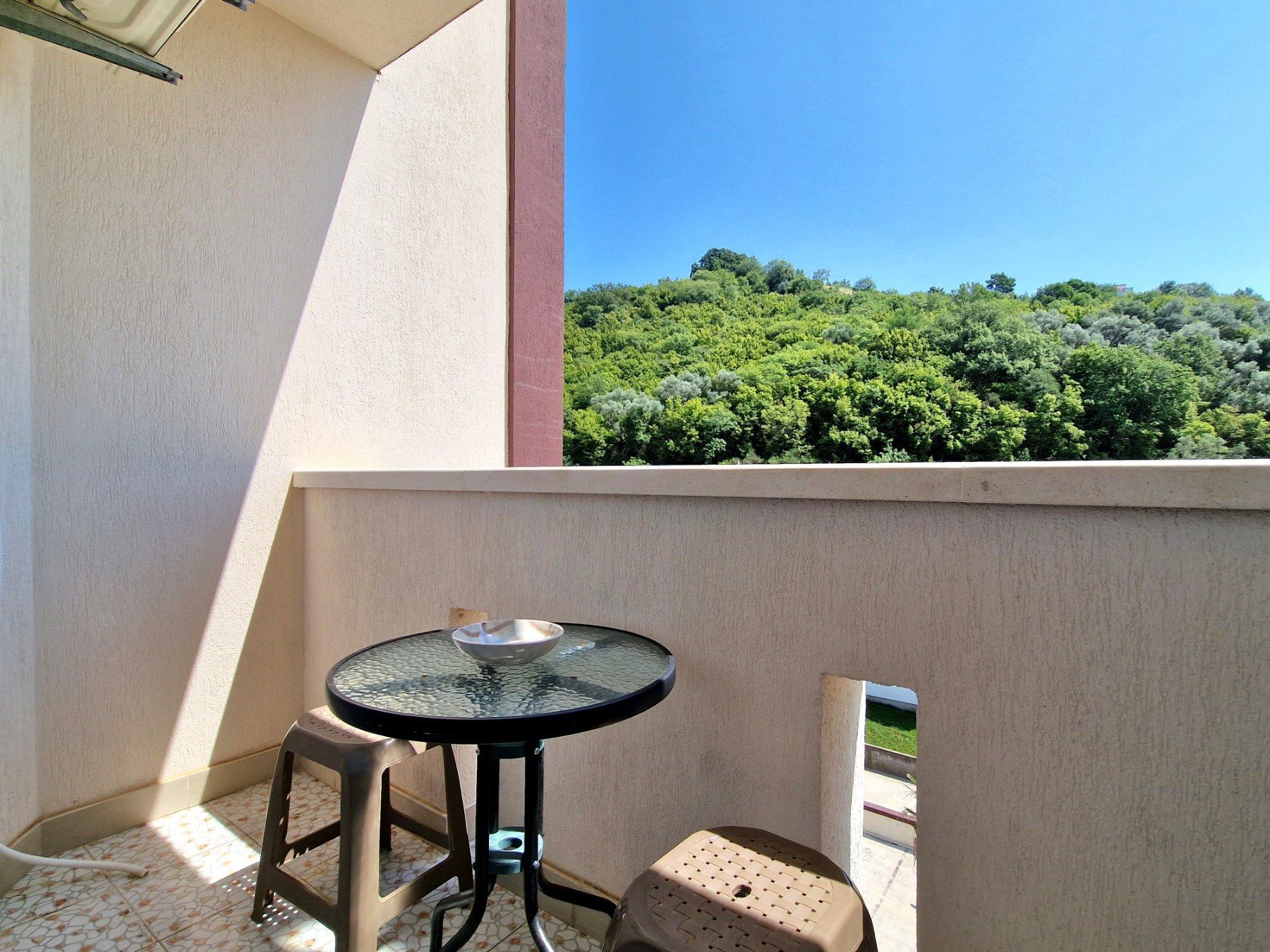 amforaproperty.com/Jednosoban moderno opremljen stan u stambeno-poslovnom objektu Paradiso - BECICI (NA DUZI PERIOD)