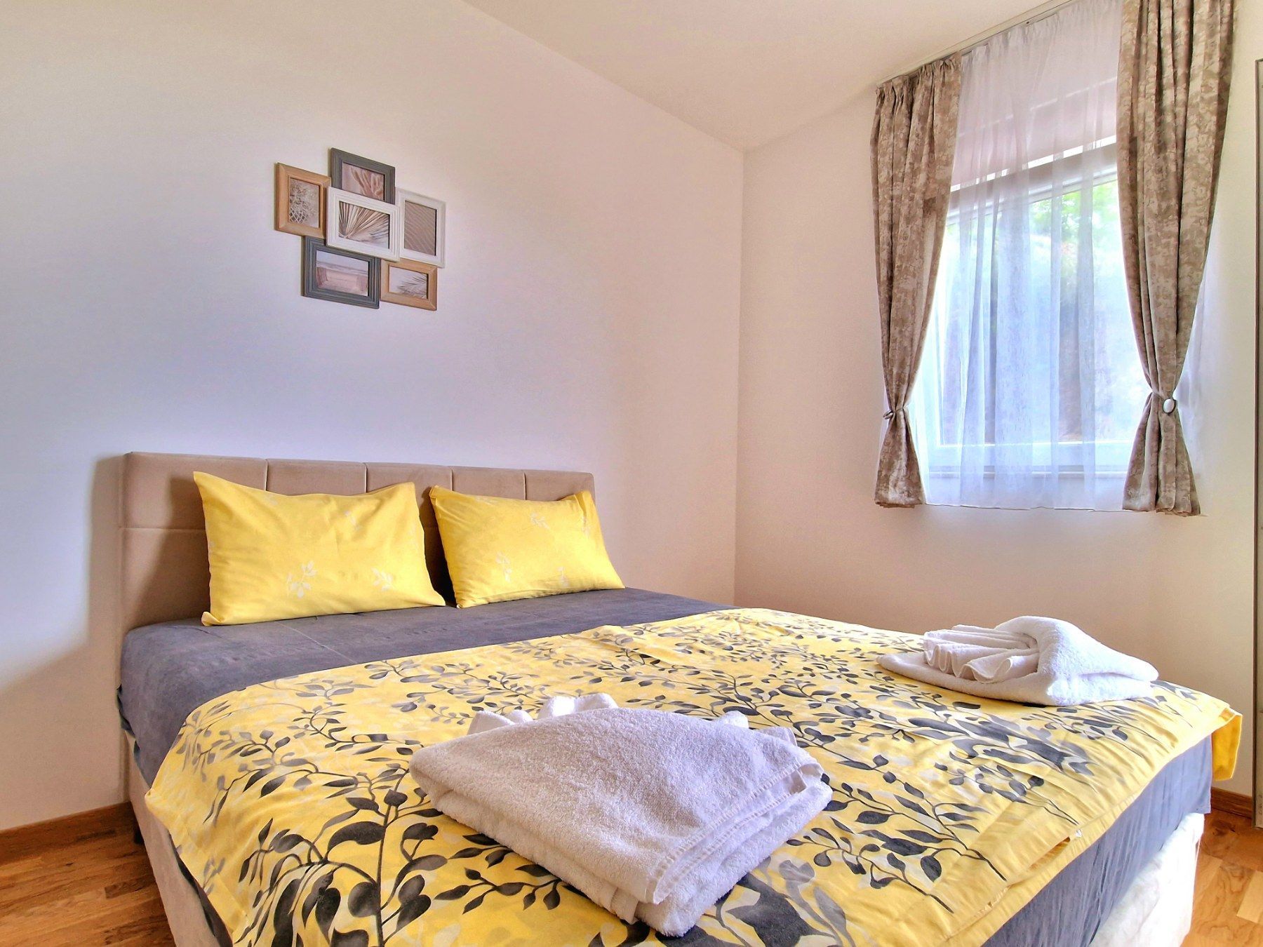 amforaproperty.com/JEDNOSOBAN LUKSUZNO OPREMLJEN STAN 43M2 SA POGLEDOM NA MORE NA ATRAKTIVNOJ LOKACIJI U BEČIĆIMA