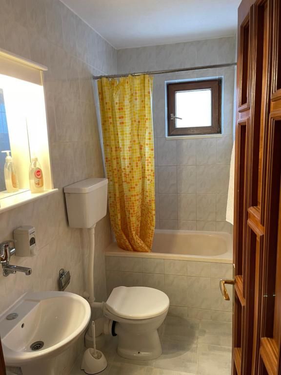 amforaproperty.com/Prostrana Kuća 828m2 sa Pogledom na More- Budva,Babin Do