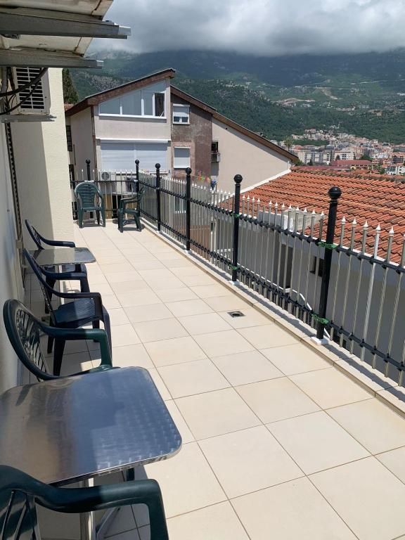 amforaproperty.com/Prostrana Kuća 828m2 sa Pogledom na More- Budva,Babin Do