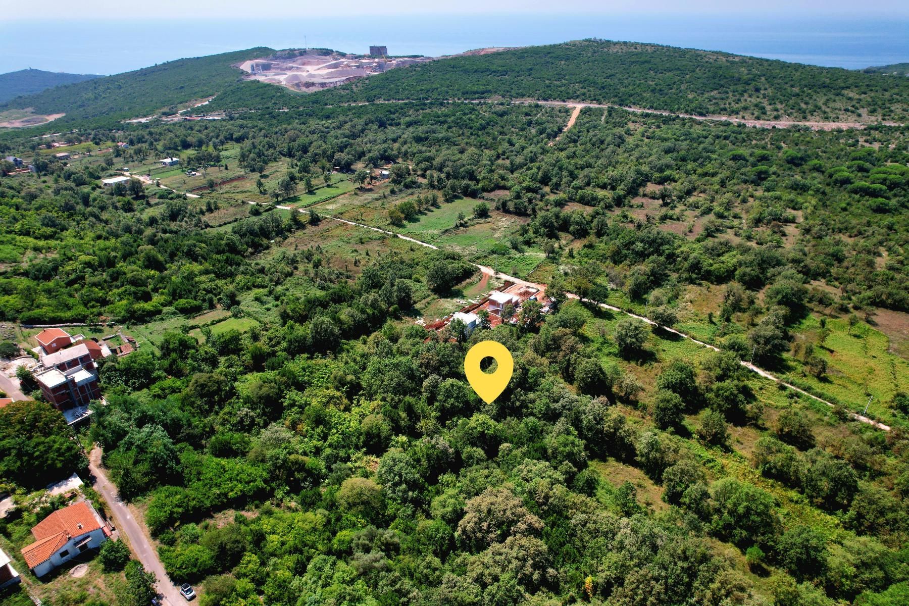 amforaproperty.com/Plac u Višnjevu 1705m2, Opština Kotor