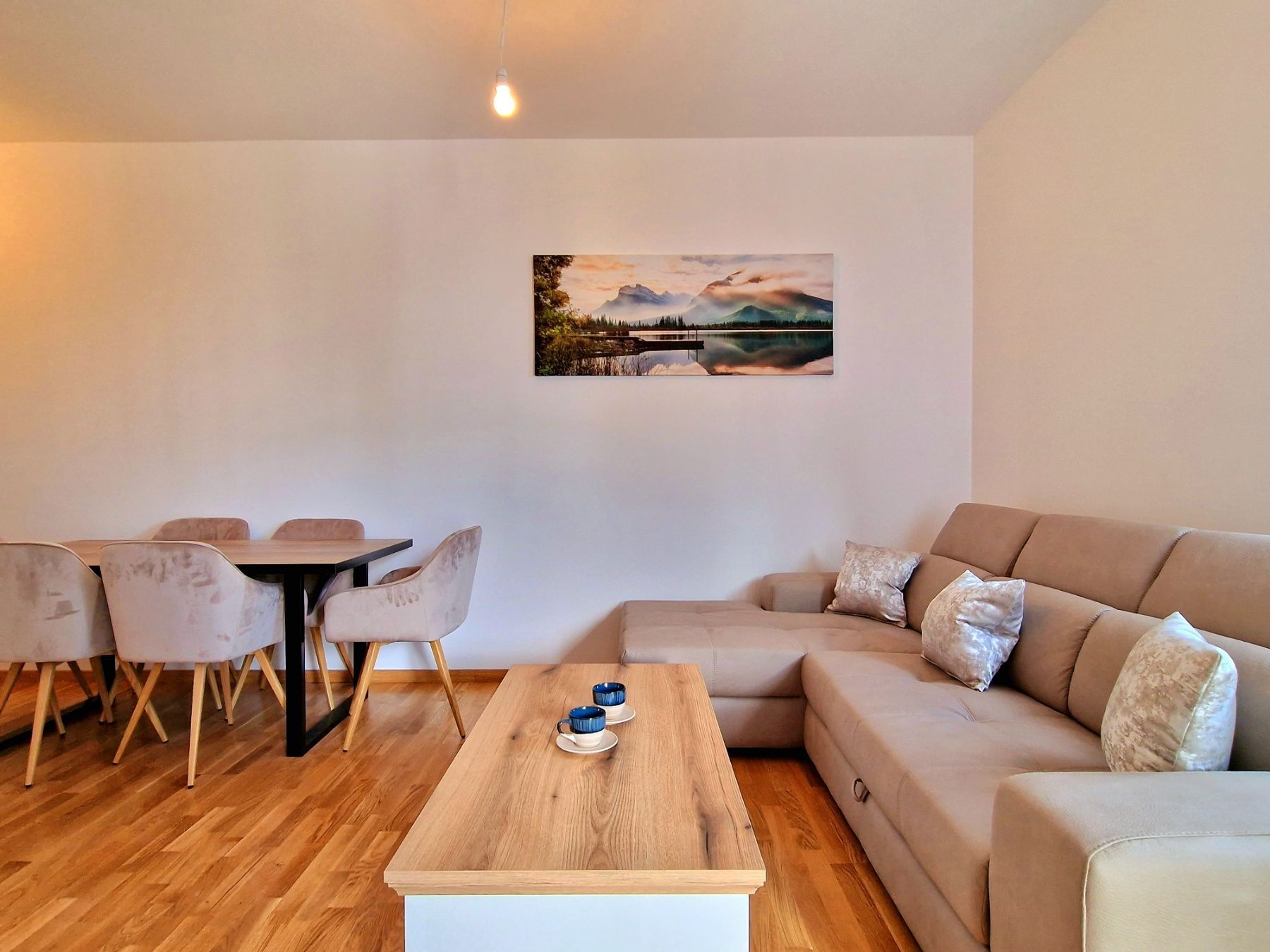 amforaproperty.com/Luksuzno opremljen dvosoban stan sa pogledom na more i parking mestom,Becici (NA PERIOD OD 15.09 DO 30.05.2024)