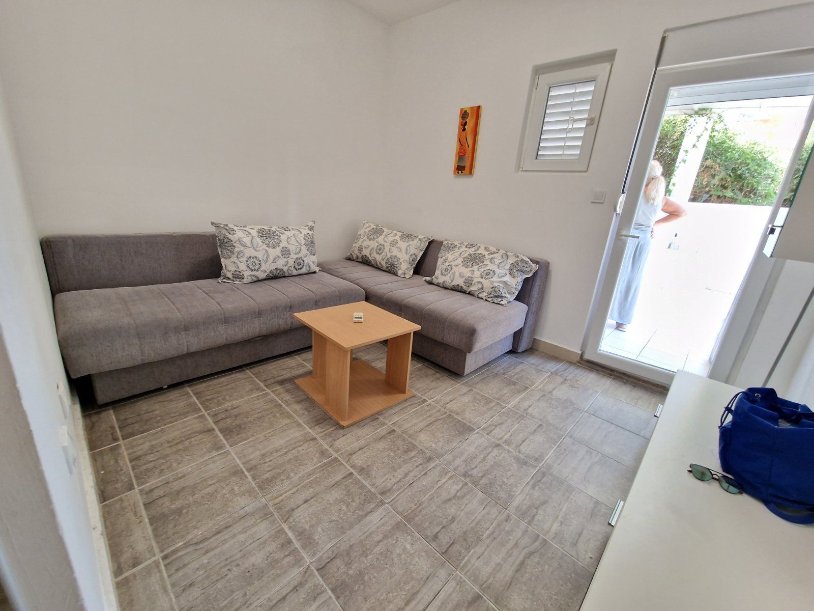 amforaproperty.com/Garsonjera 20m2 na duzi vremenski period u Budvi