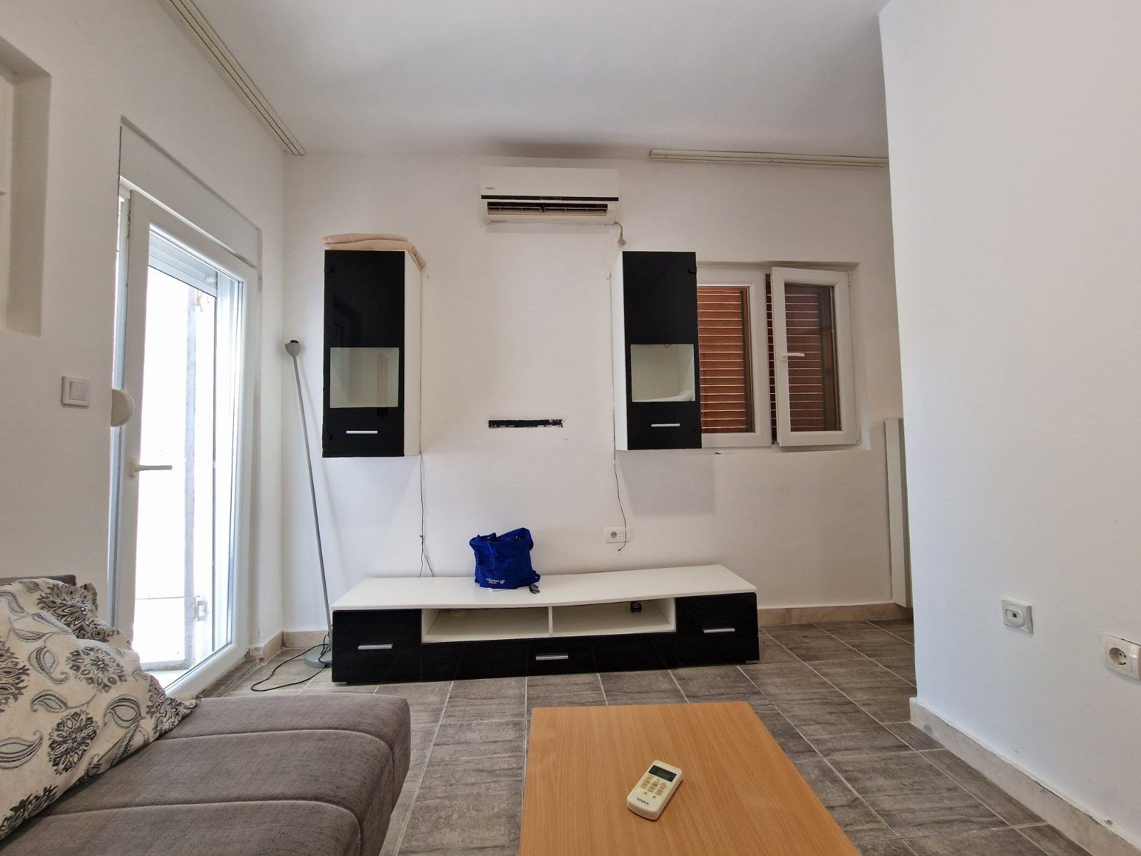 amforaproperty.com/Garsonjera 20m2 na duzi vremenski period u Budvi