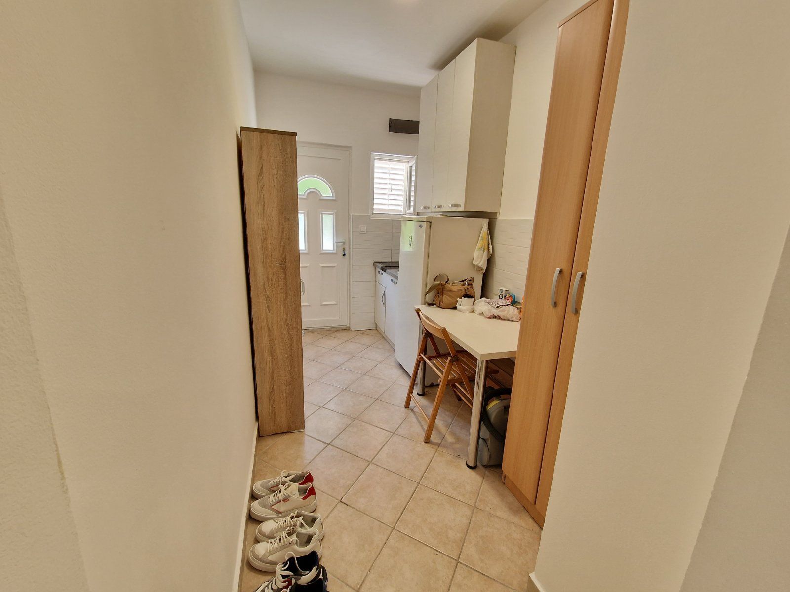 amforaproperty.com/Garsonjera 20m2 na duzi vremenski period u Budvi