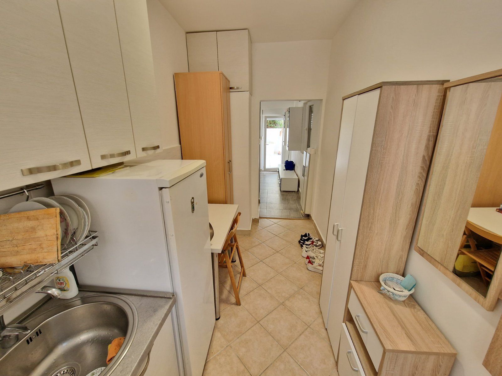 amforaproperty.com/Garsonjera 20m2 na duzi vremenski period u Budvi
