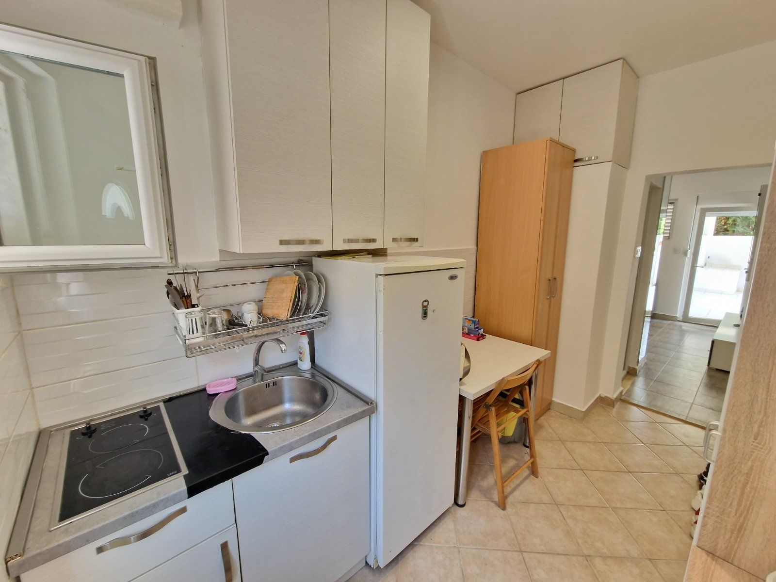 amforaproperty.com/Garsonjera 20m2 na duzi vremenski period u Budvi