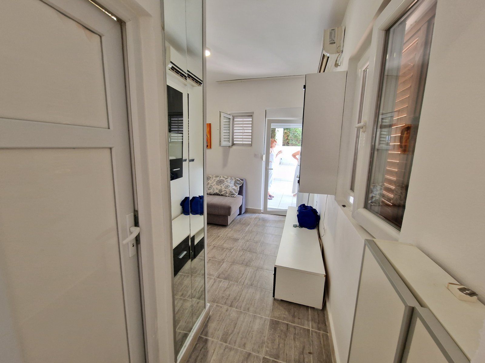amforaproperty.com/Garsonjera 20m2 na duzi vremenski period u Budvi