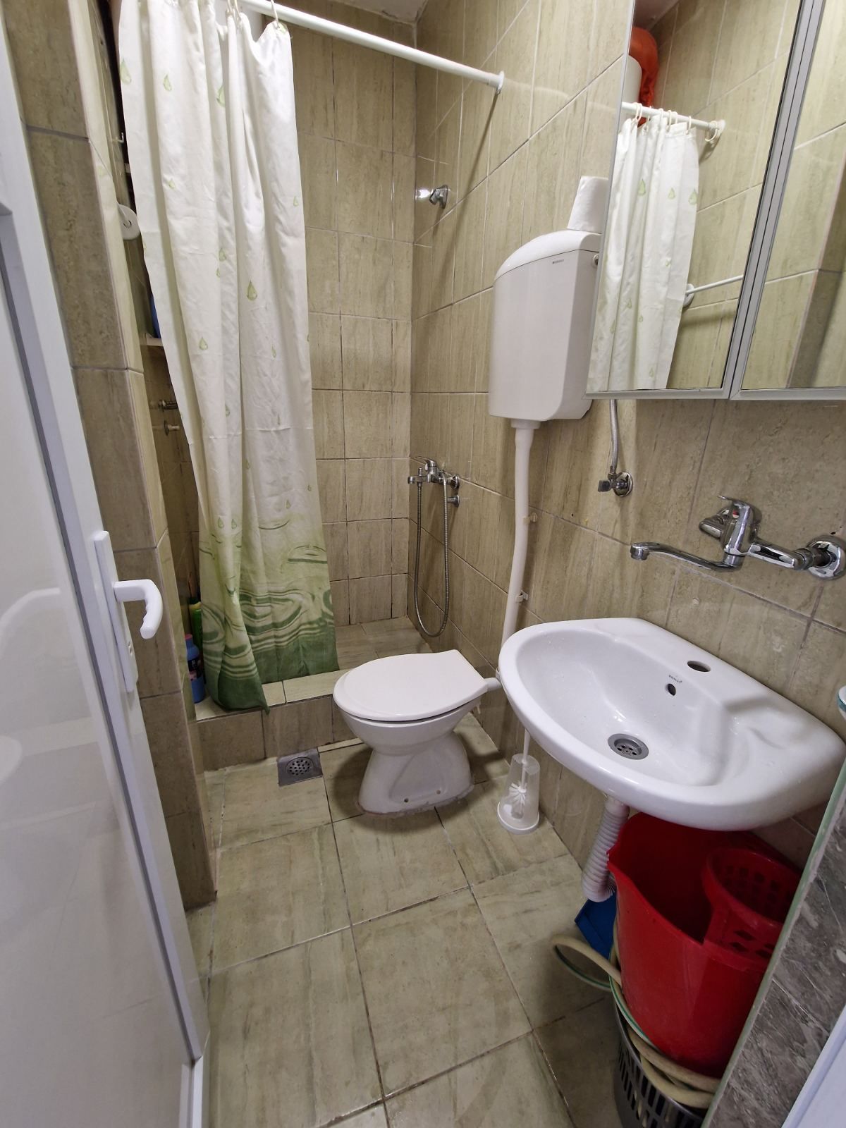amforaproperty.com/Garsonjera 20m2 na duzi vremenski period u Budvi