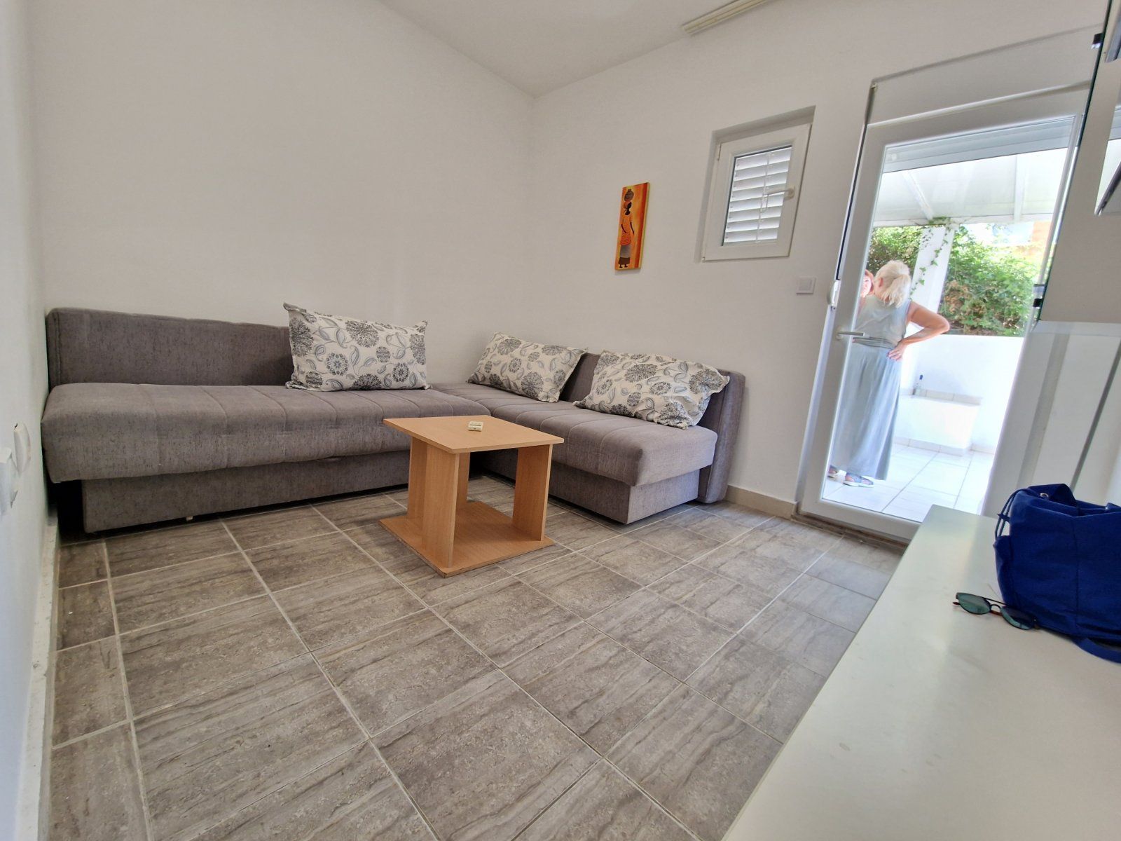 amforaproperty.com/Garsonjera 20m2 na duzi vremenski period u Budvi