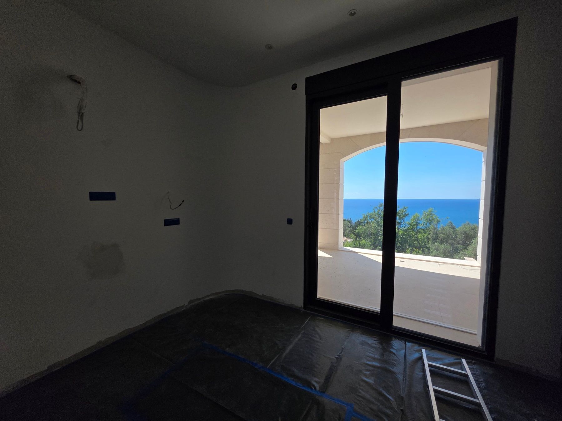 amforaproperty.com/Nova luksuzna Vila sa Pogledom na More i Bazenom u Reževićima, Budva