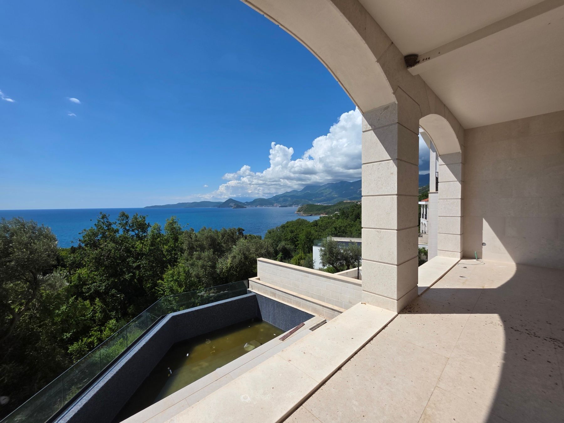 amforaproperty.com/Nova luksuzna Vila sa Pogledom na More i Bazenom u Reževićima, Budva
