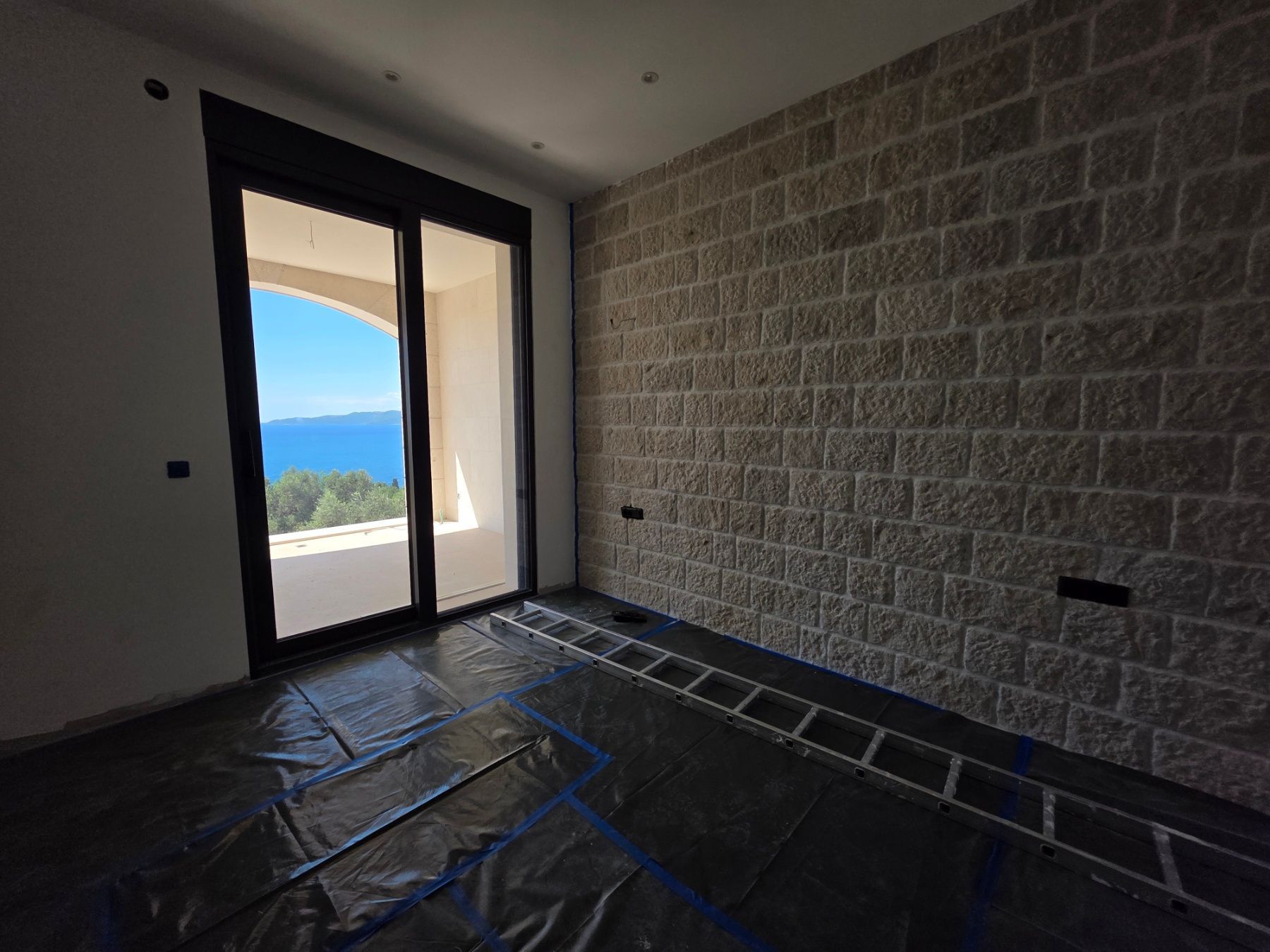 amforaproperty.com/Nova luksuzna Vila sa Pogledom na More i Bazenom u Reževićima, Budva
