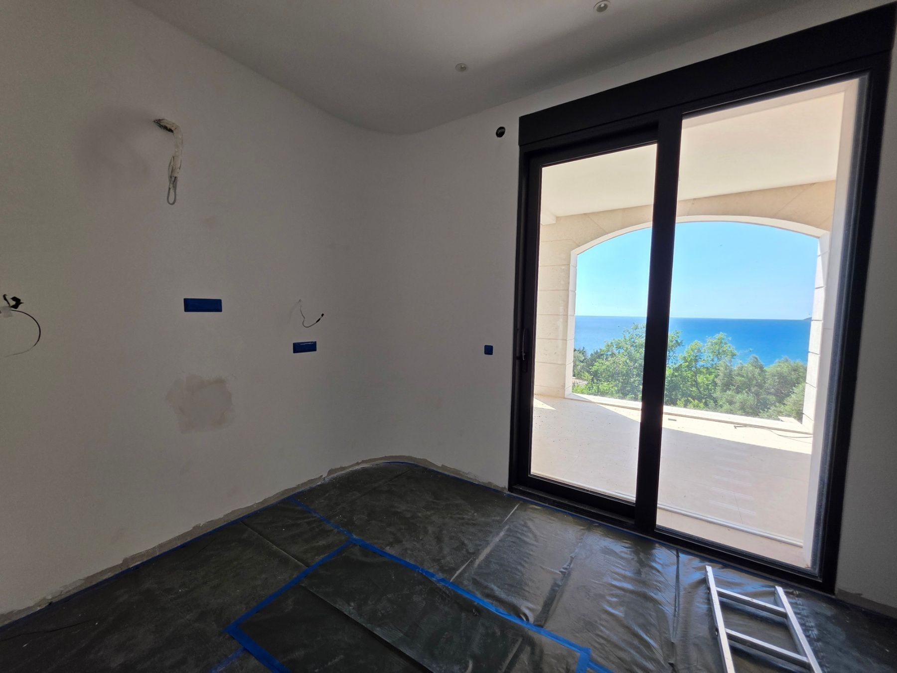 amforaproperty.com/Nova luksuzna Vila sa Pogledom na More i Bazenom u Reževićima, Budva