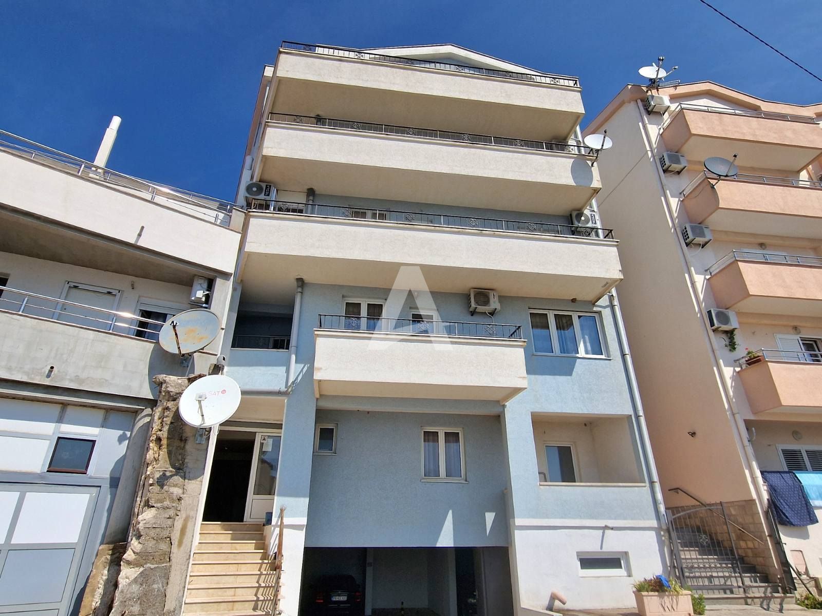 amforaproperty.com/Trosoban stan sa pogledom na more Prijevor -Budva (NA DUZI VREMENSKI PERIOD)