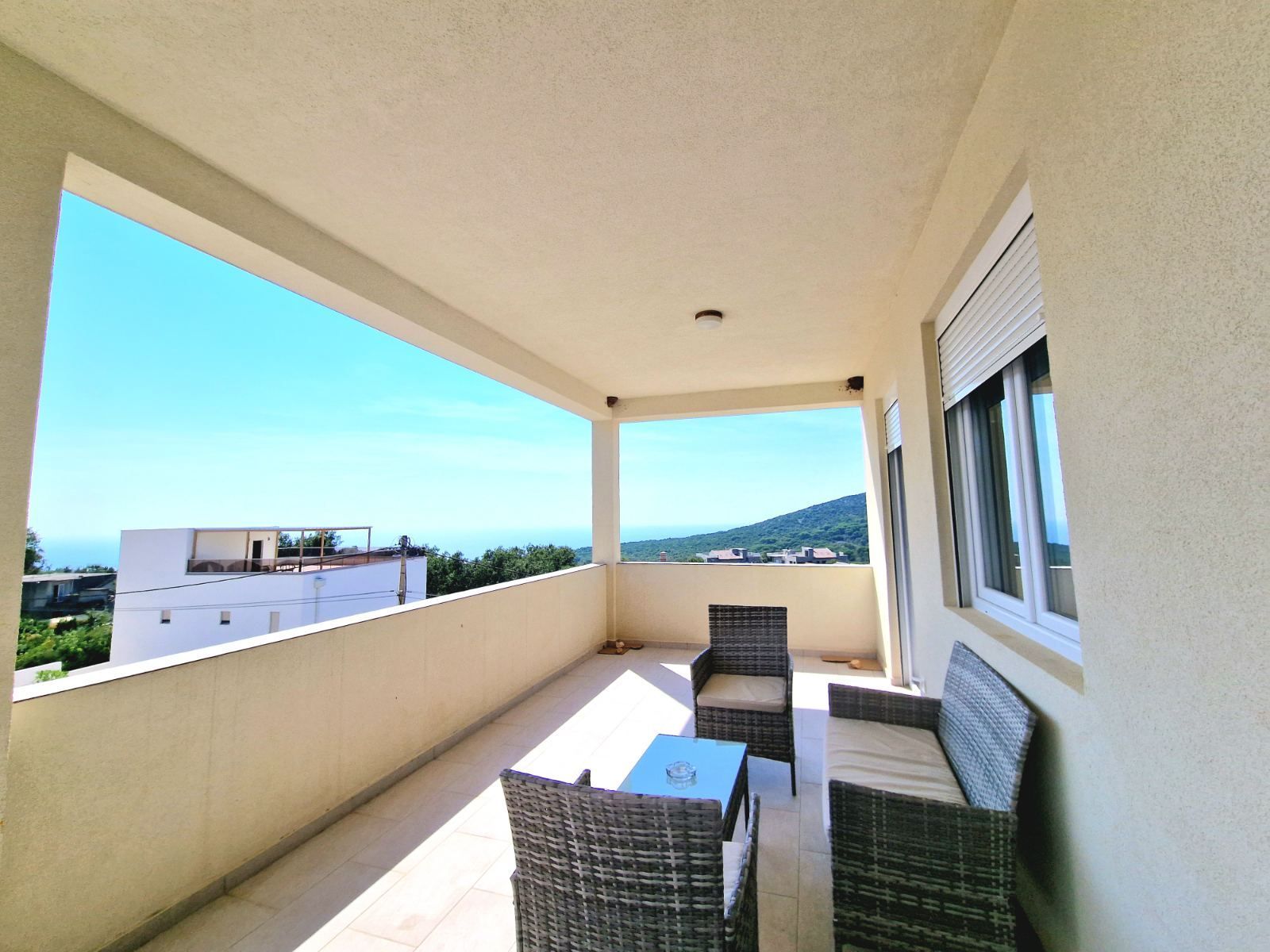 amforaproperty.com/Luksuzna Vila sa Bazenom u Krimovici, Opština Kotor