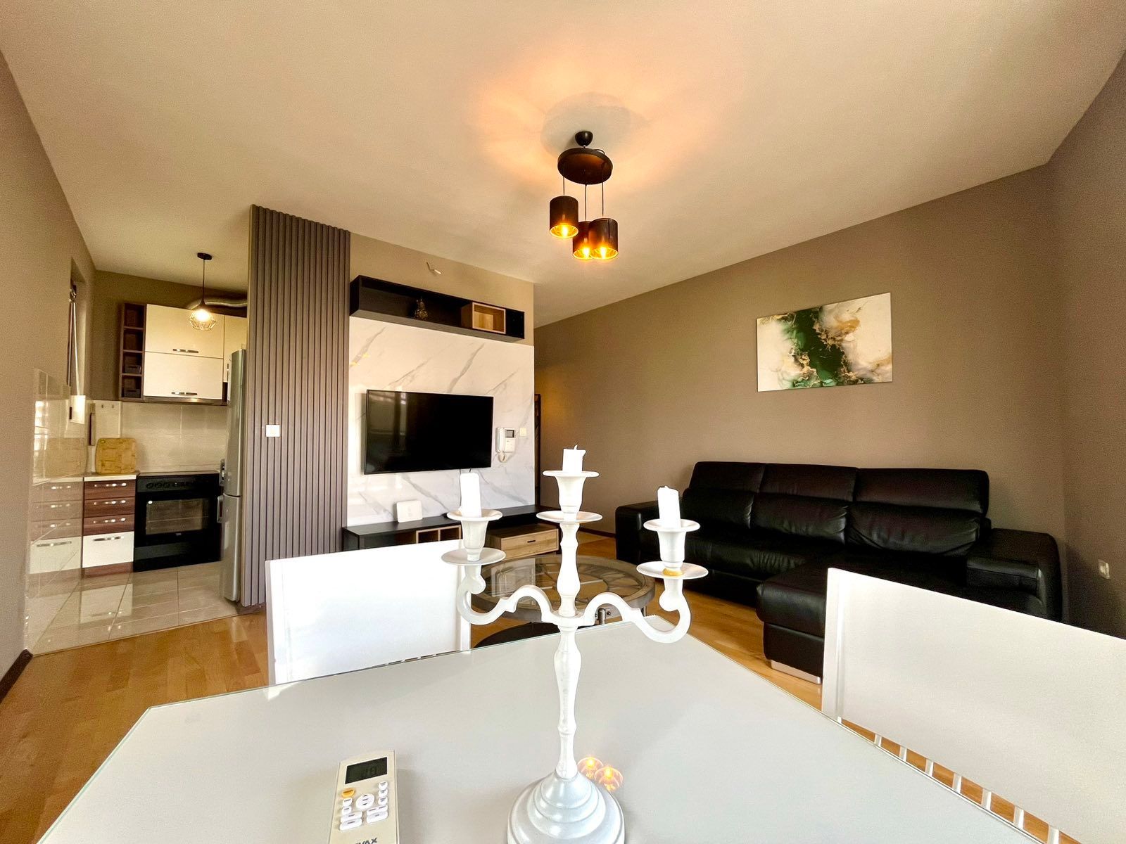 Jednosoban stan sa parking mestom i pogledom na more ,Budva-CENTAR (NA DUZI PERIOD) - Amfora Real Estate