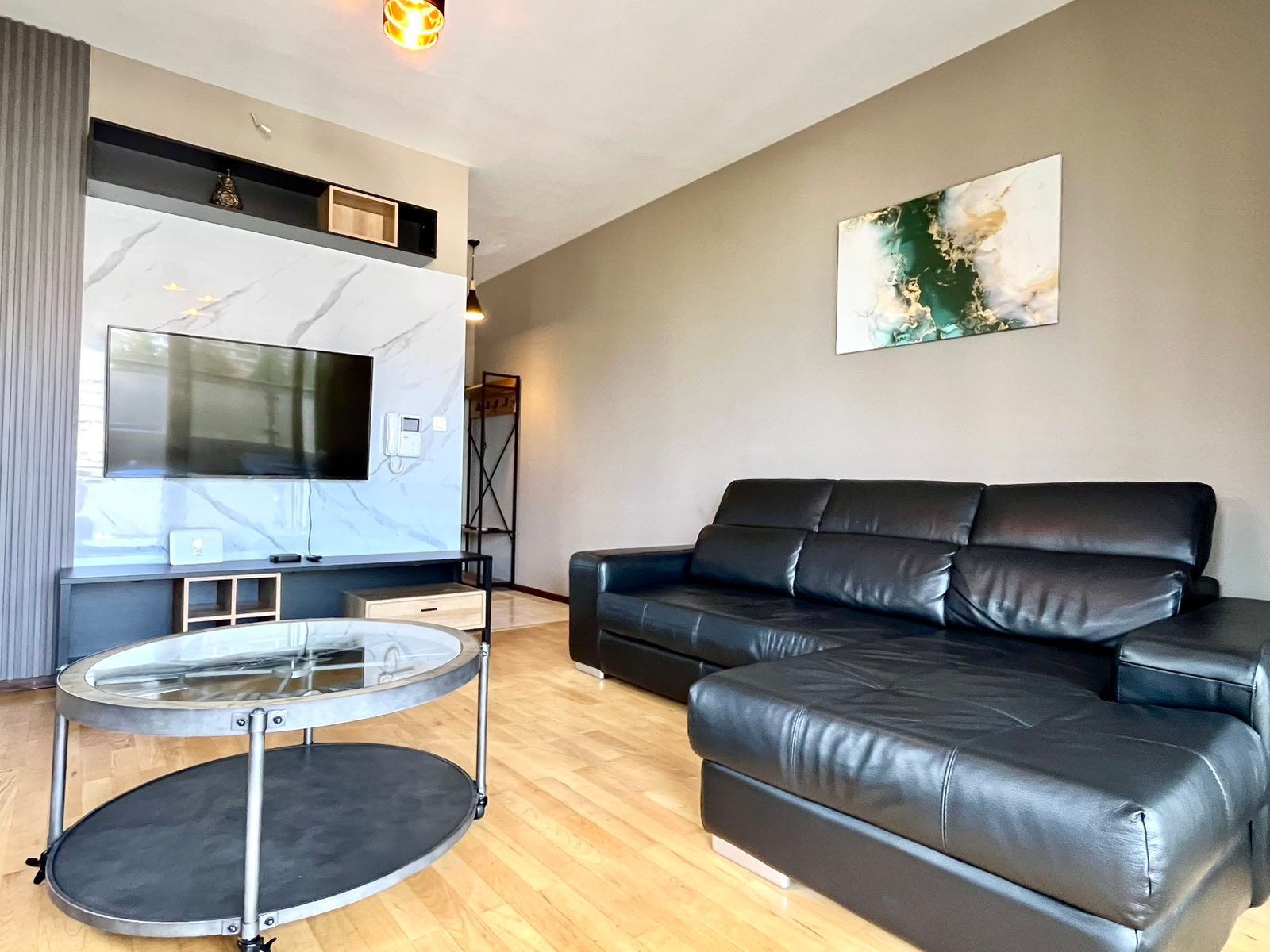 Jednosoban stan sa parking mestom i pogledom na more ,Budva-CENTAR (NA DUZI PERIOD) - Amfora Real Estate