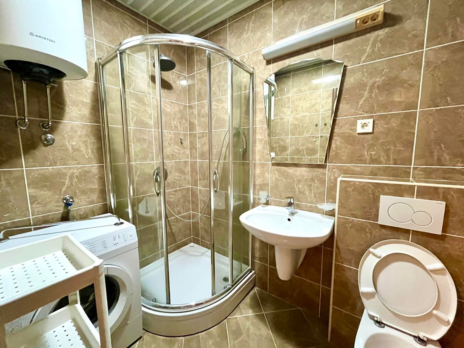 Jednosoban stan sa parking mestom i pogledom na more ,Budva-CENTAR (NA DUZI PERIOD) - Amfora Real Estate