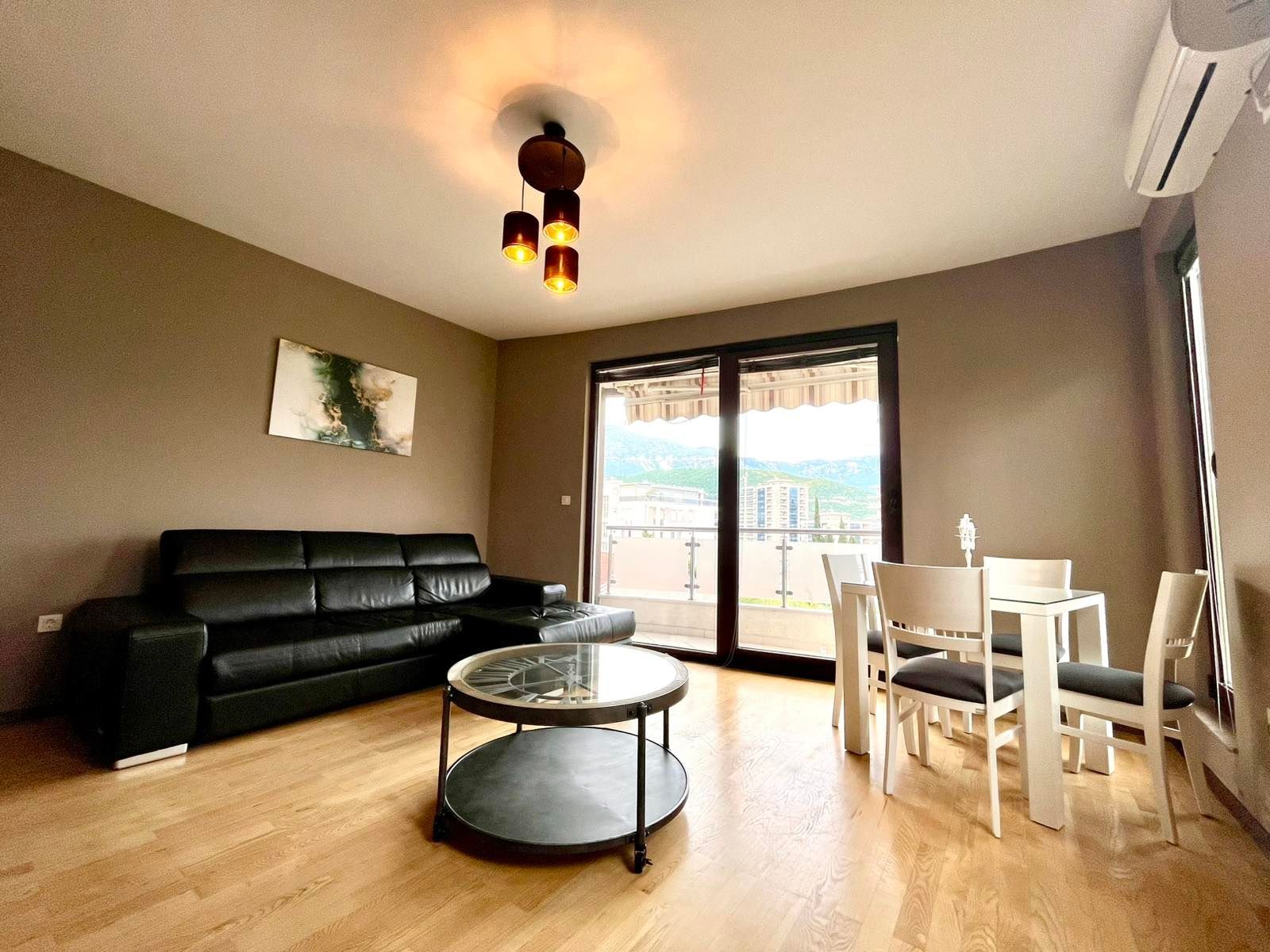 Jednosoban stan sa parking mestom i pogledom na more ,Budva-CENTAR (NA DUZI PERIOD) - Amfora Real Estate